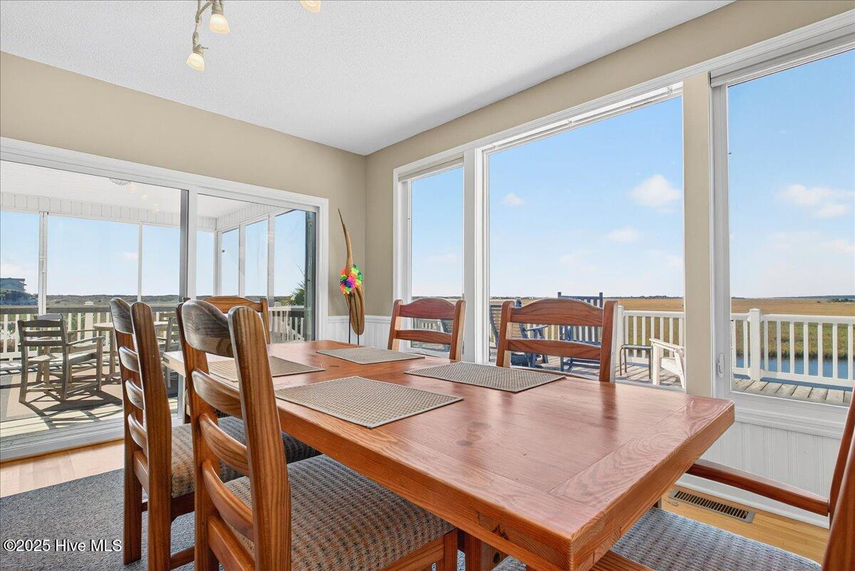 100543410 | Photo 39