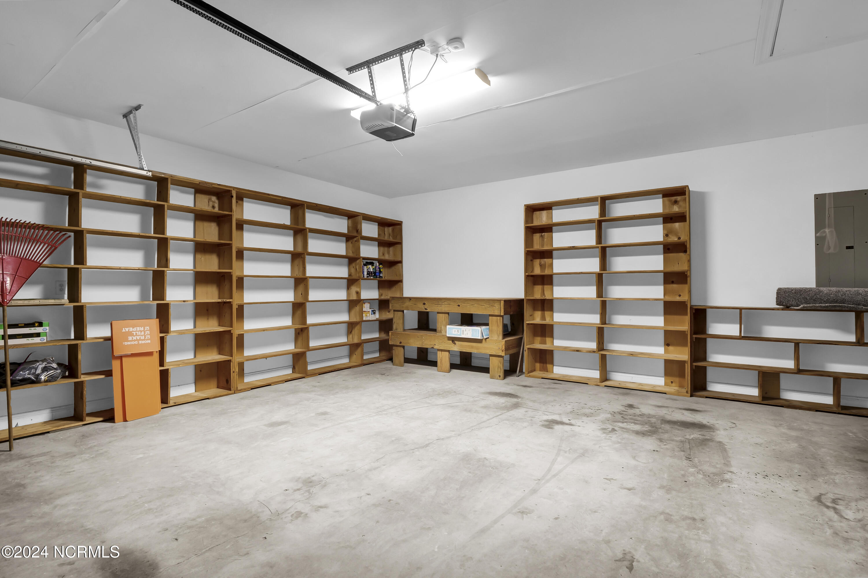 100567589 | Photo 27