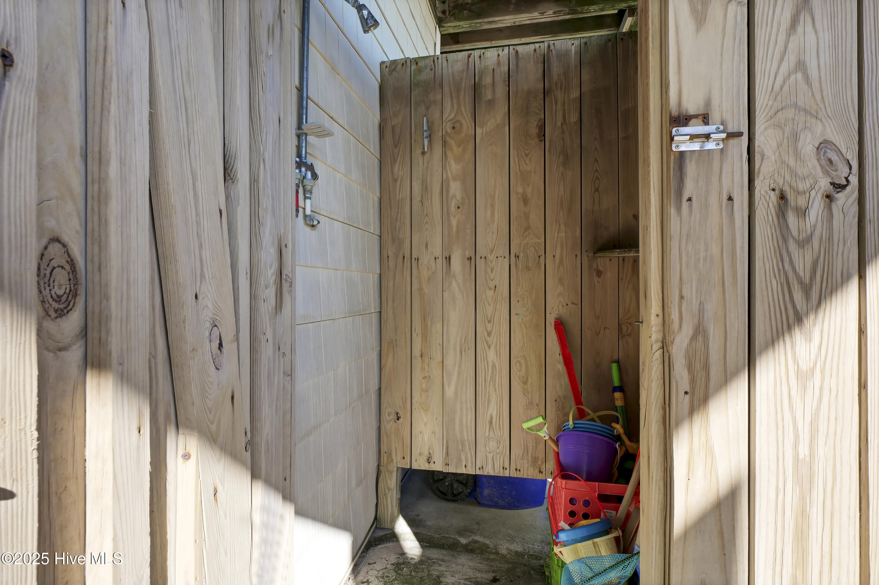 100535272 | Photo 14