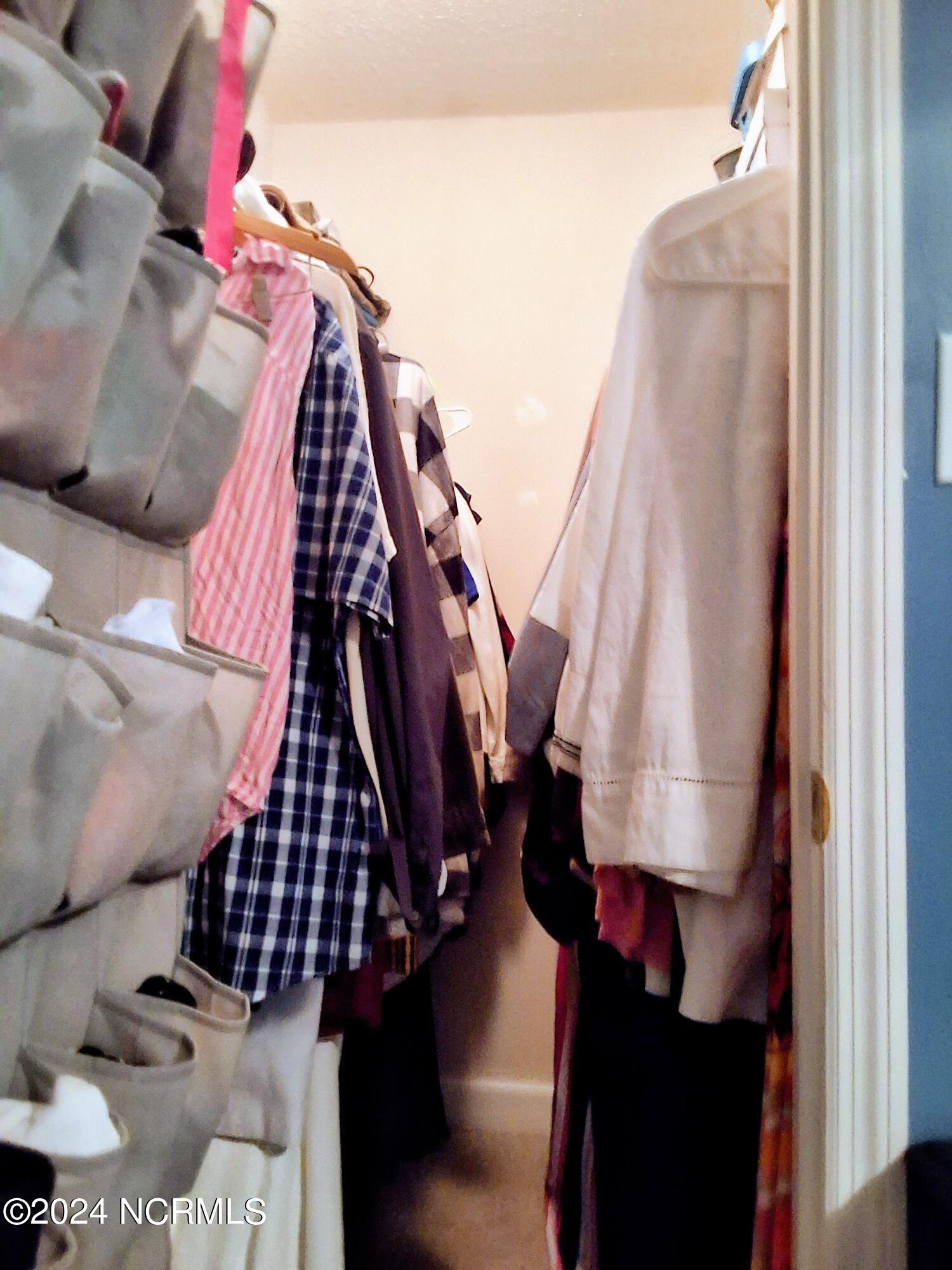 100463336 | Photo 36