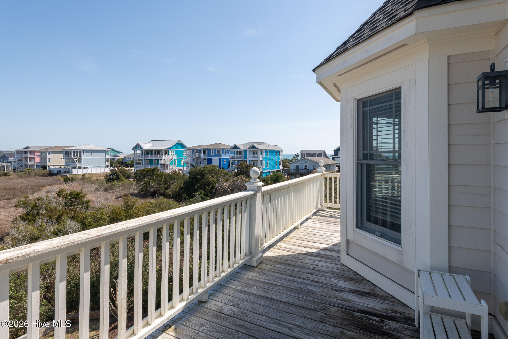 100562037 | Photo 55