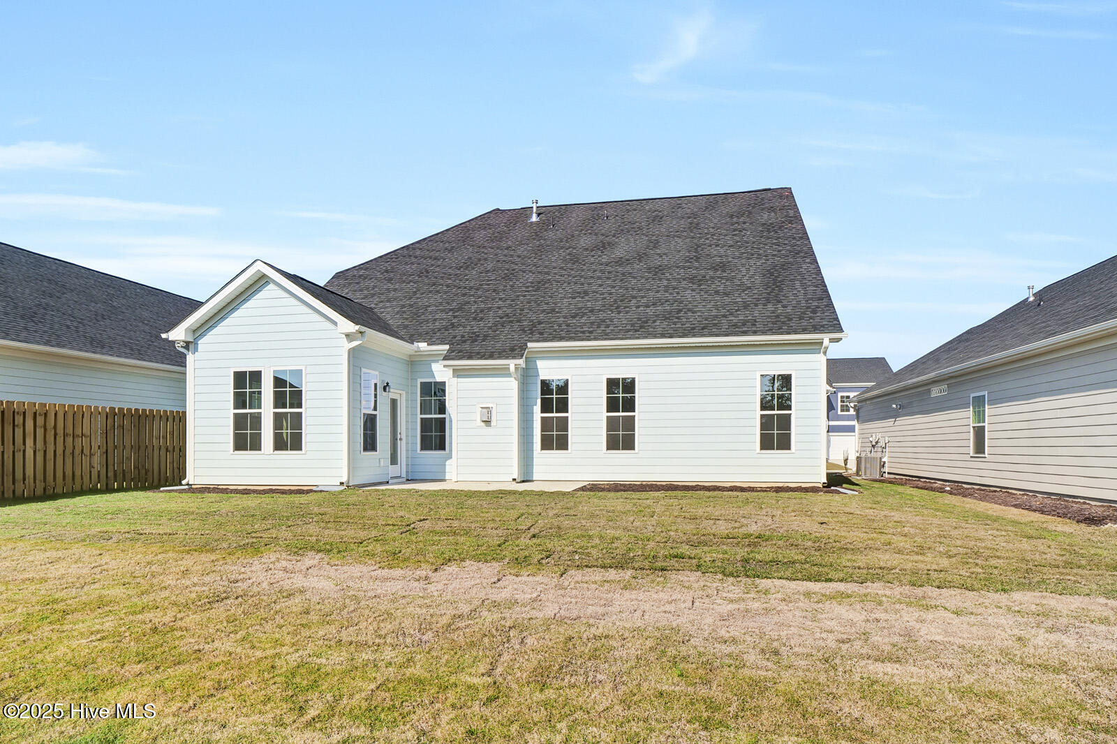 100527177 | Photo 44