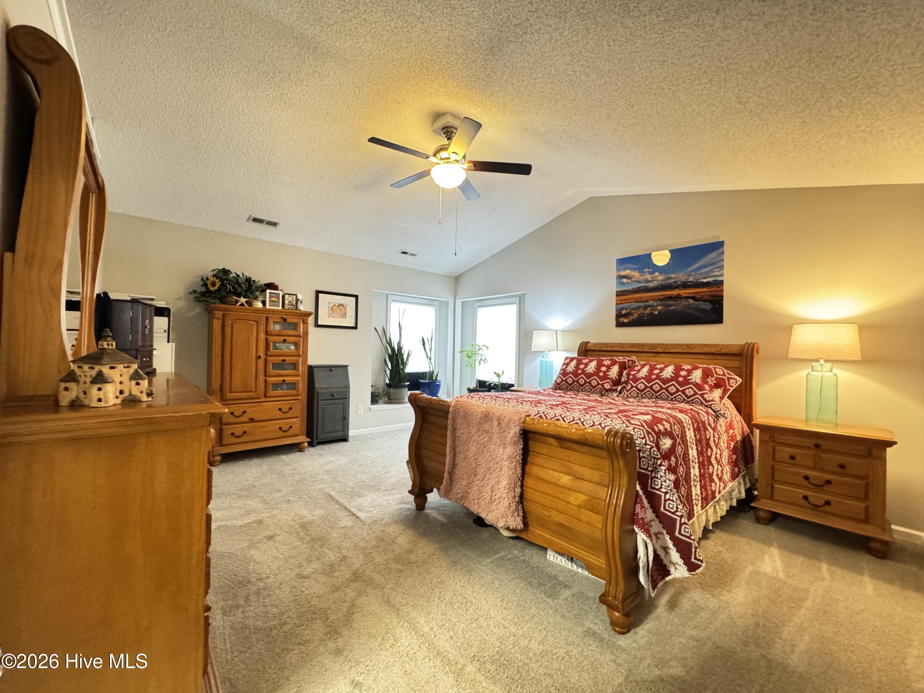 100551352 | Photo 35