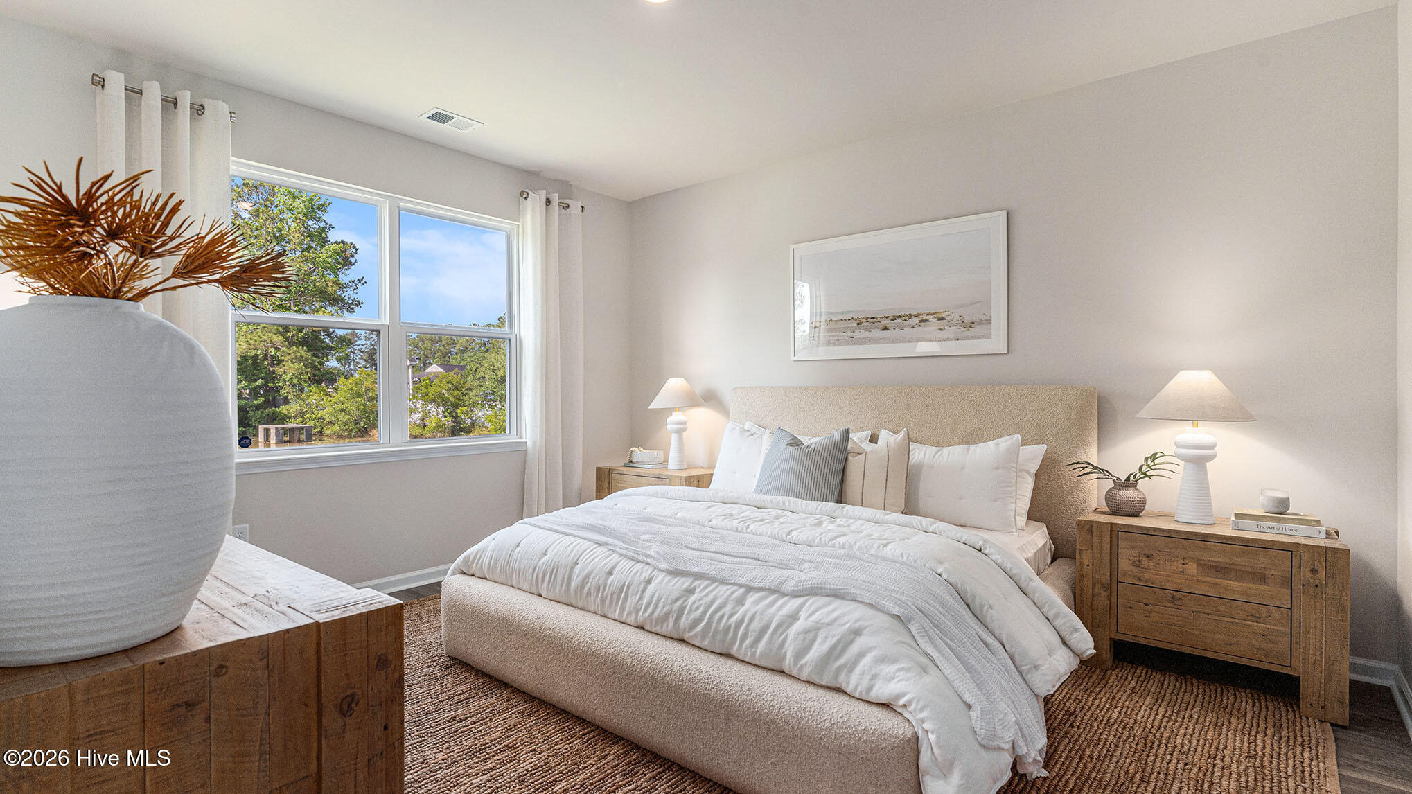 100548930 | Photo 15