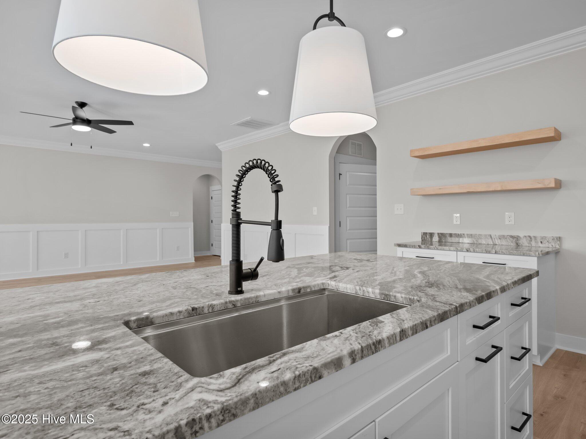 100487102 | Photo 10