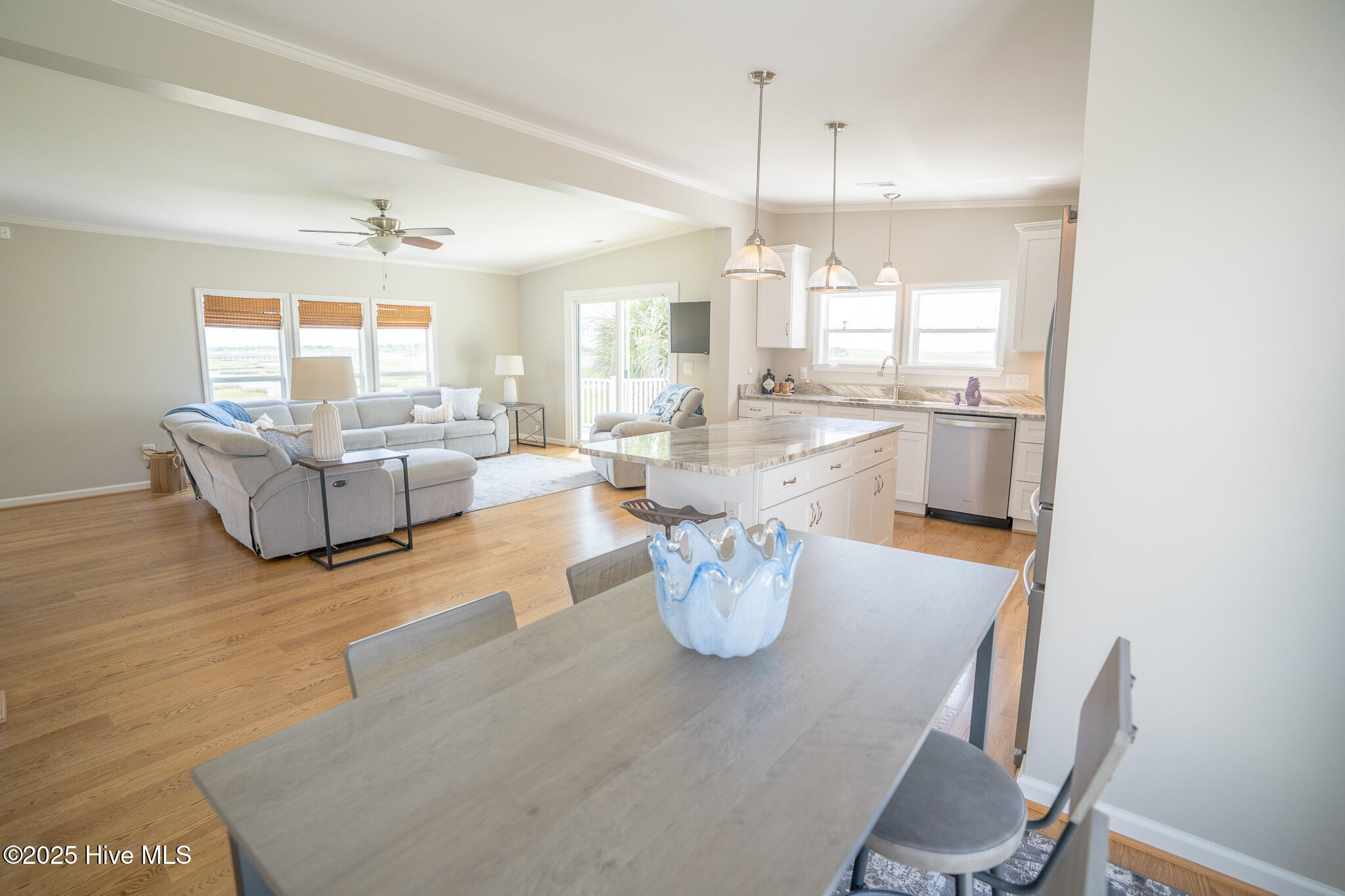 100516311 | Photo 15