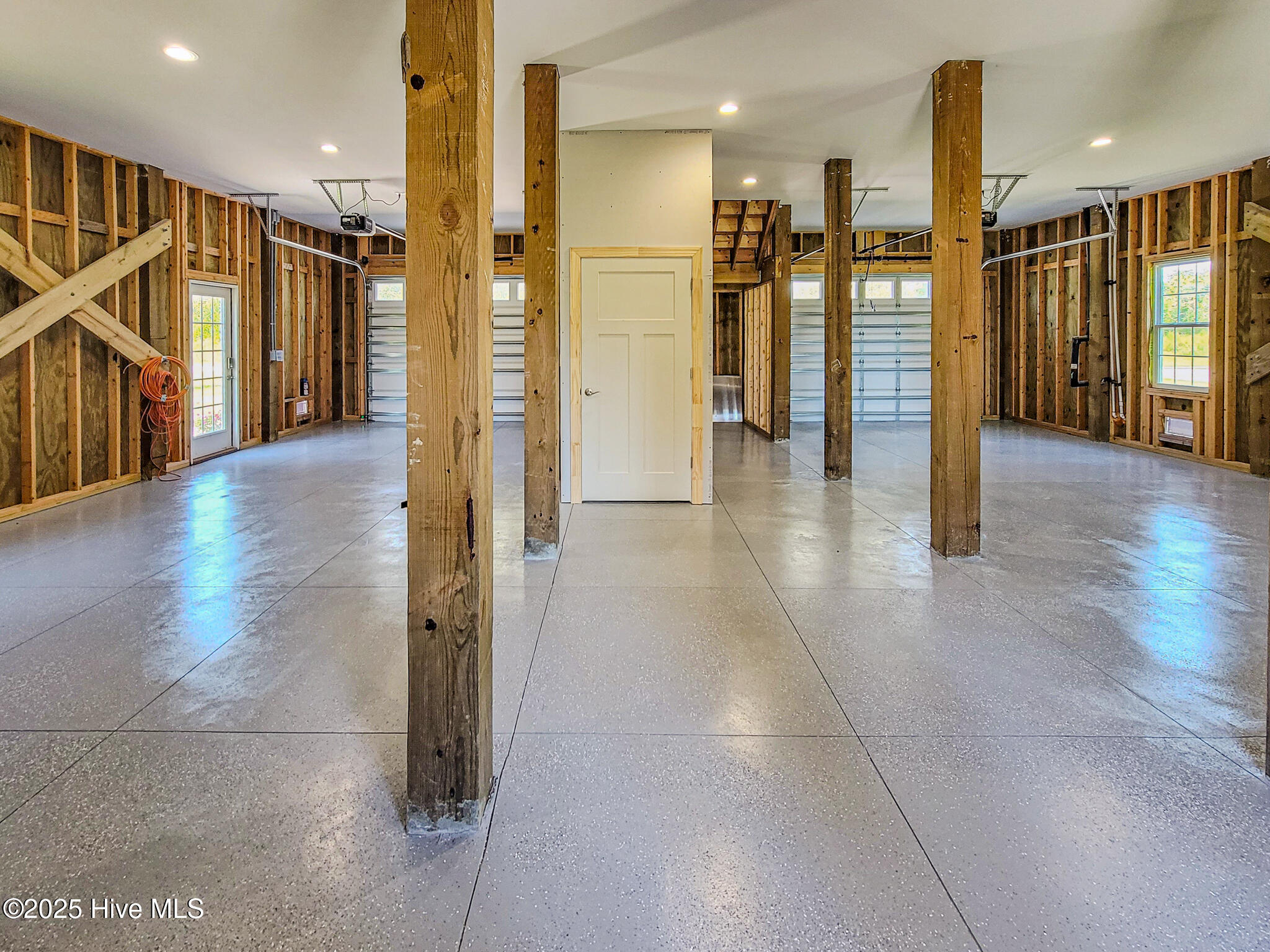 100511254 | Photo 58