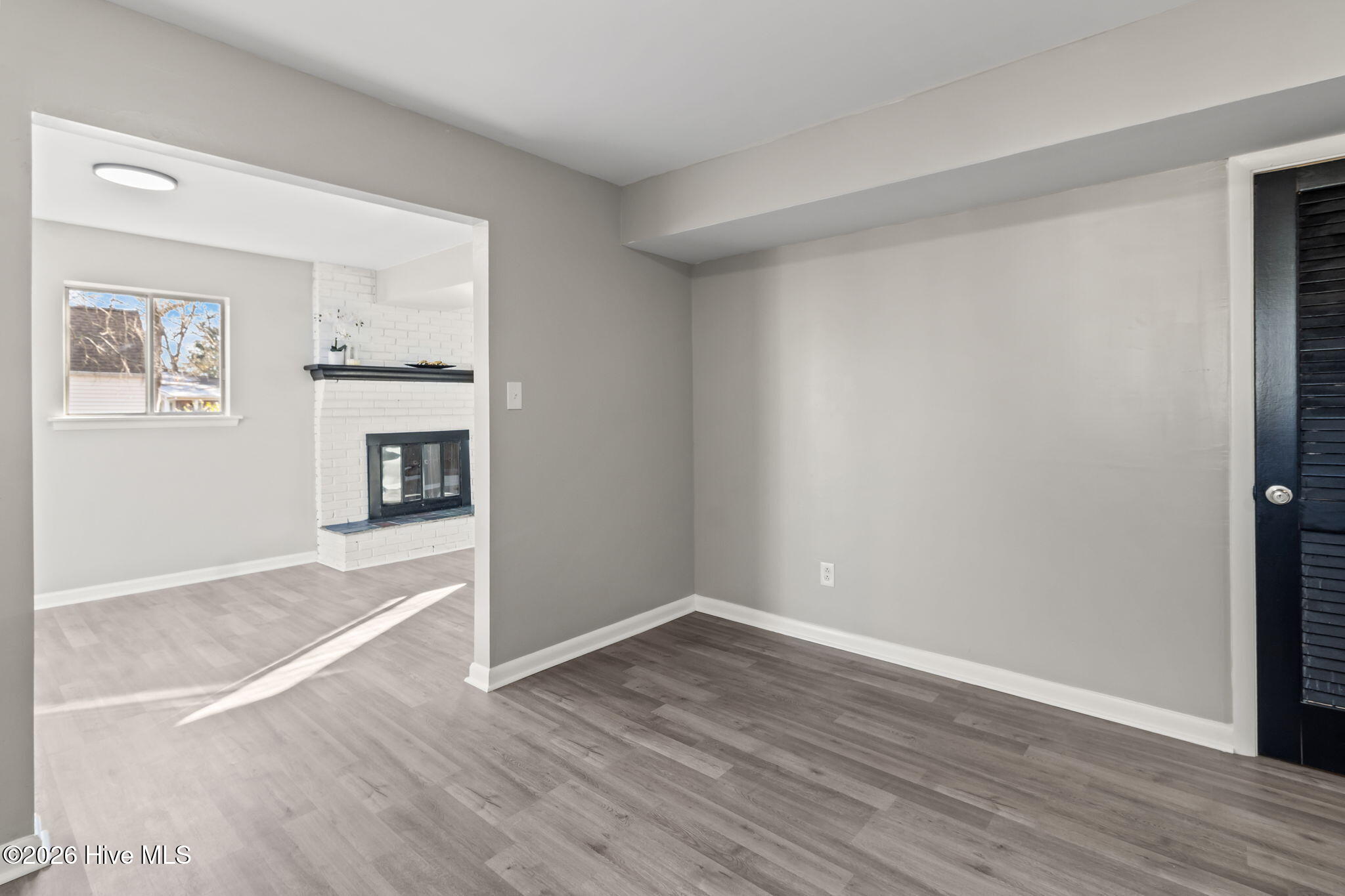 100560712 | Photo 14