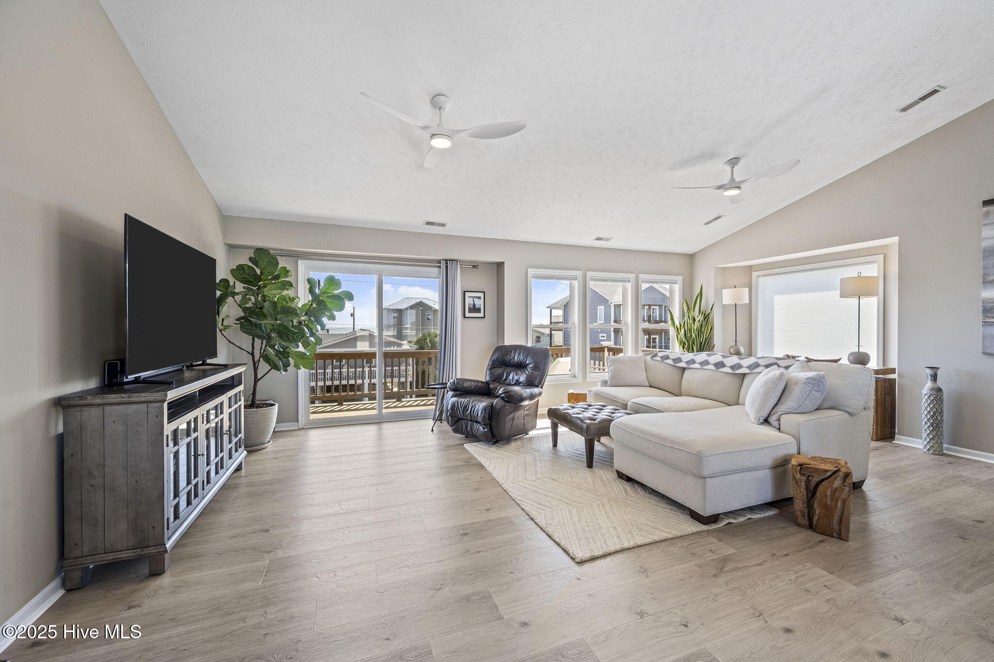 1417 N Topsail Drive, Surf City, NC 28445 – photo 7: 27-web-or-mls-_RAD6417