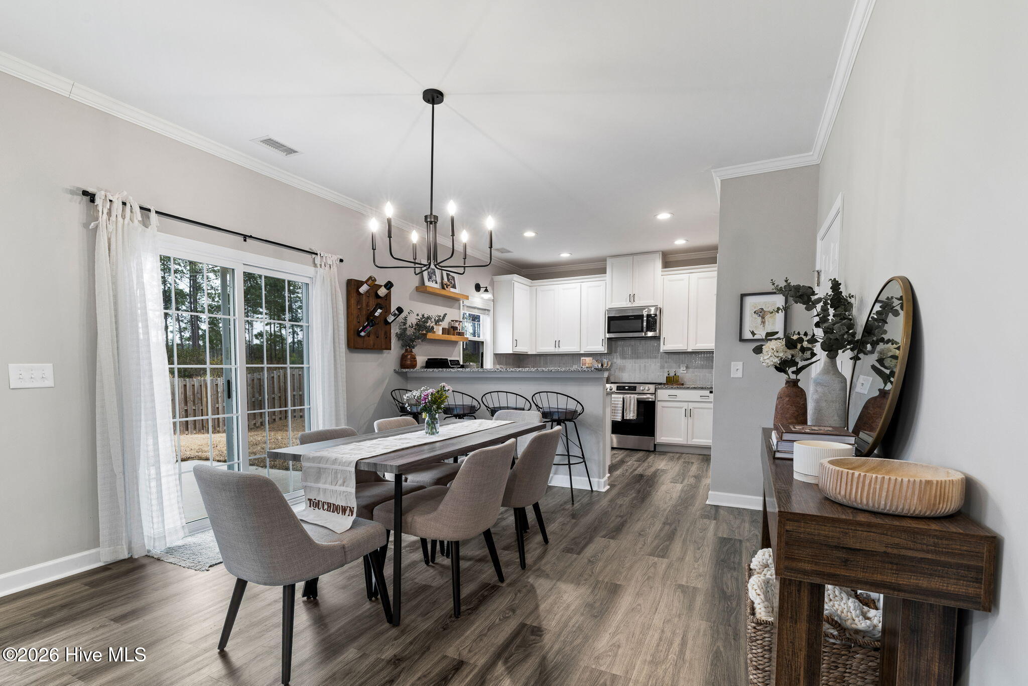 100554738 | Photo 12