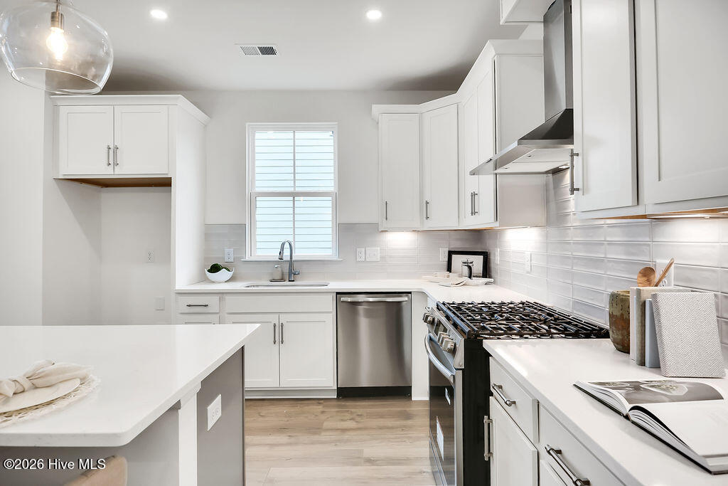 100526072 | Photo 10