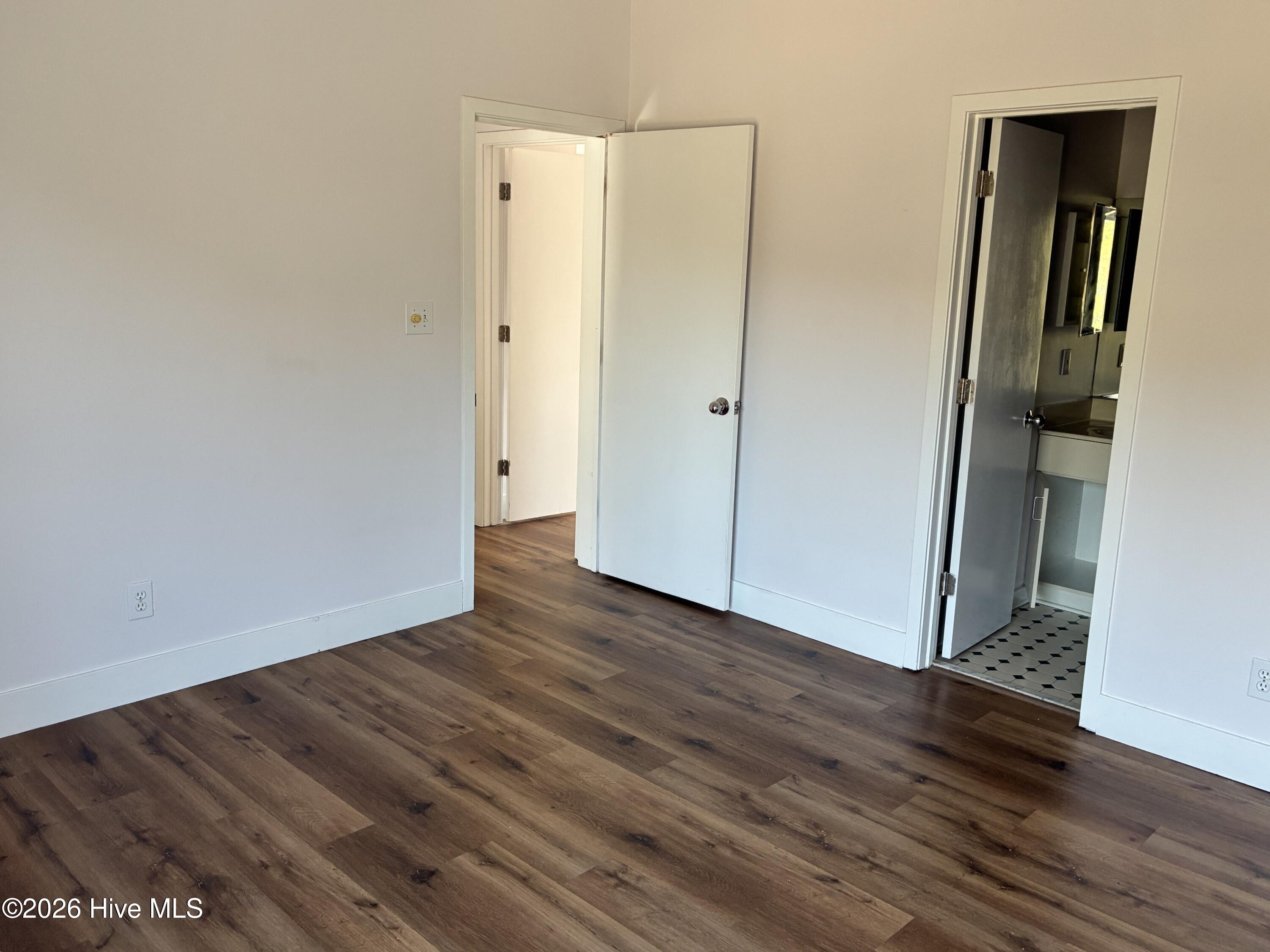 100554273 | Photo 13