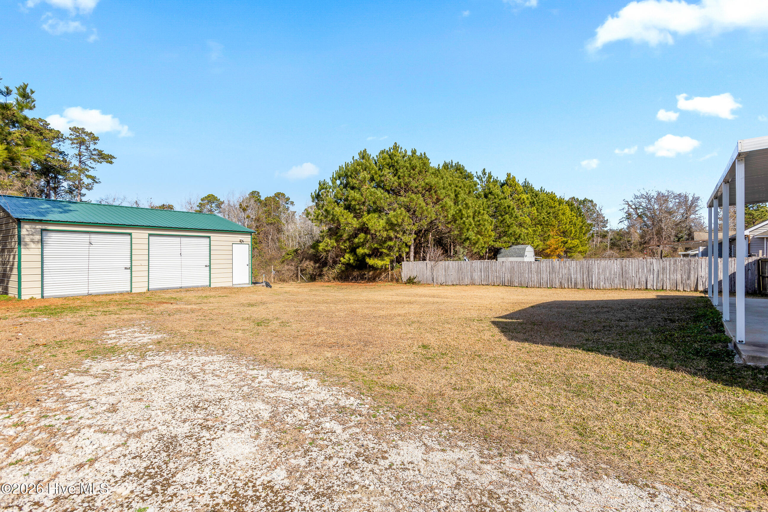 100548904 | Photo 25