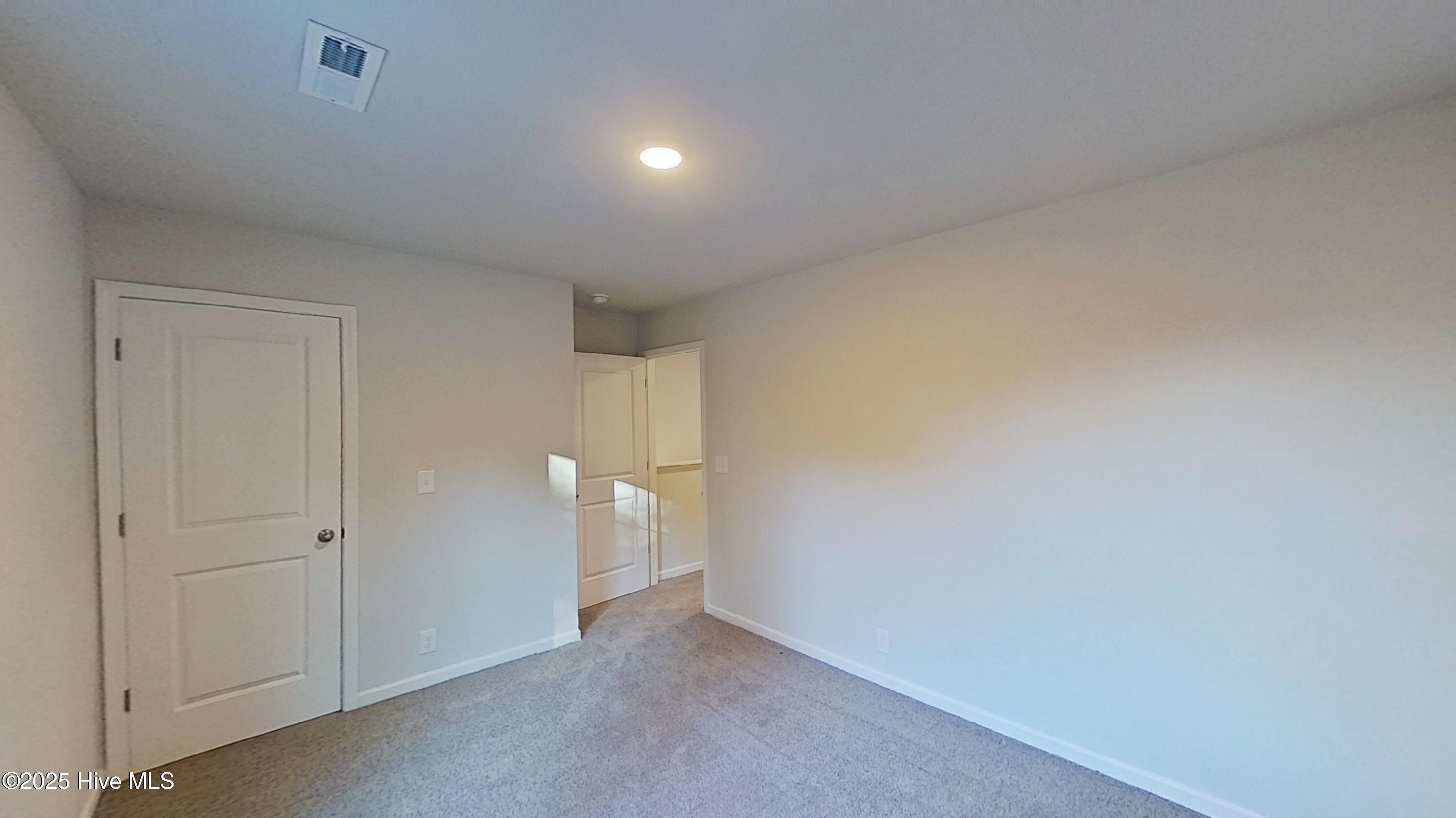 100545762 | Photo 19