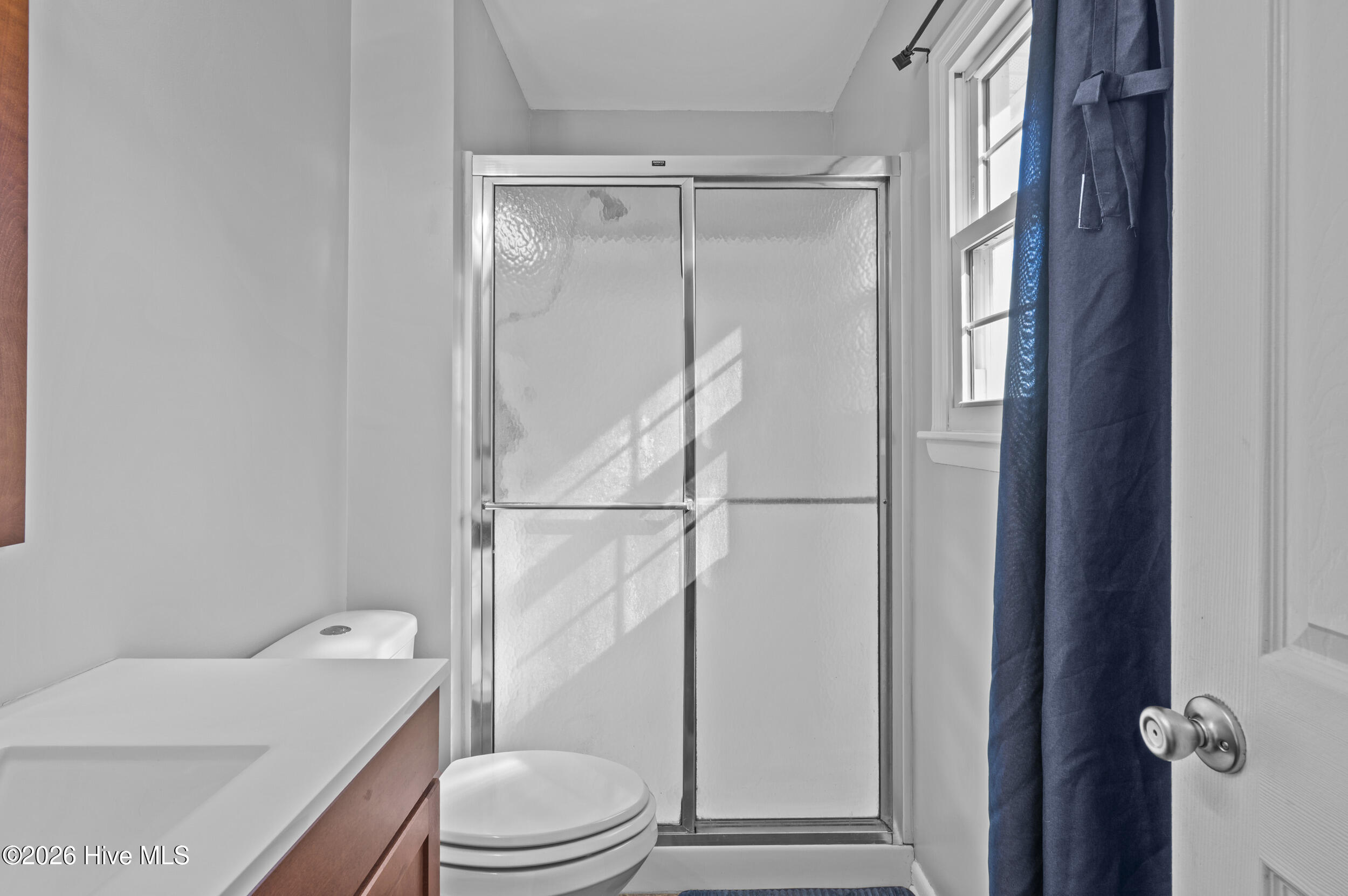 100550340 | Photo 23