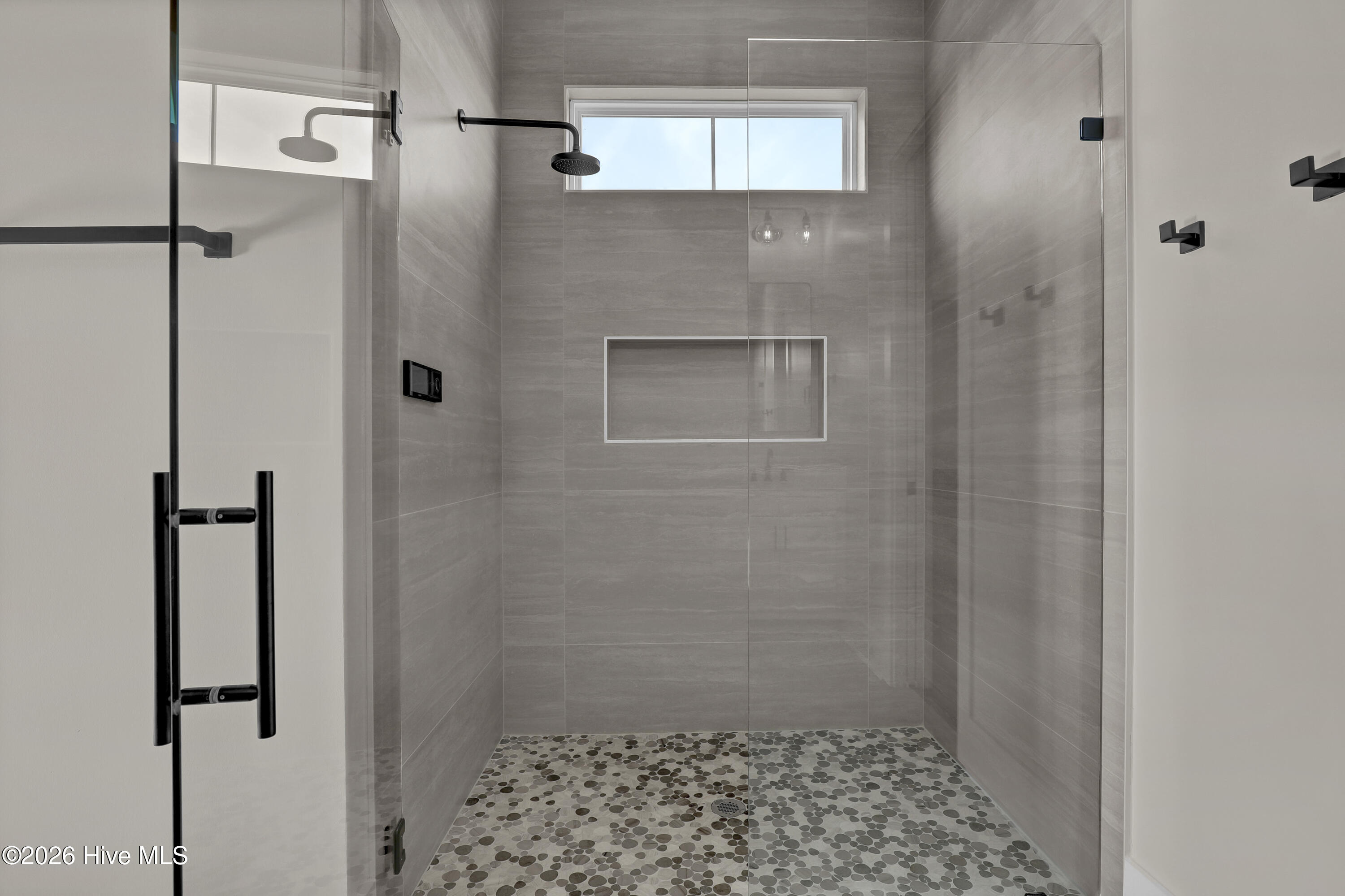 100566719 | Photo 19