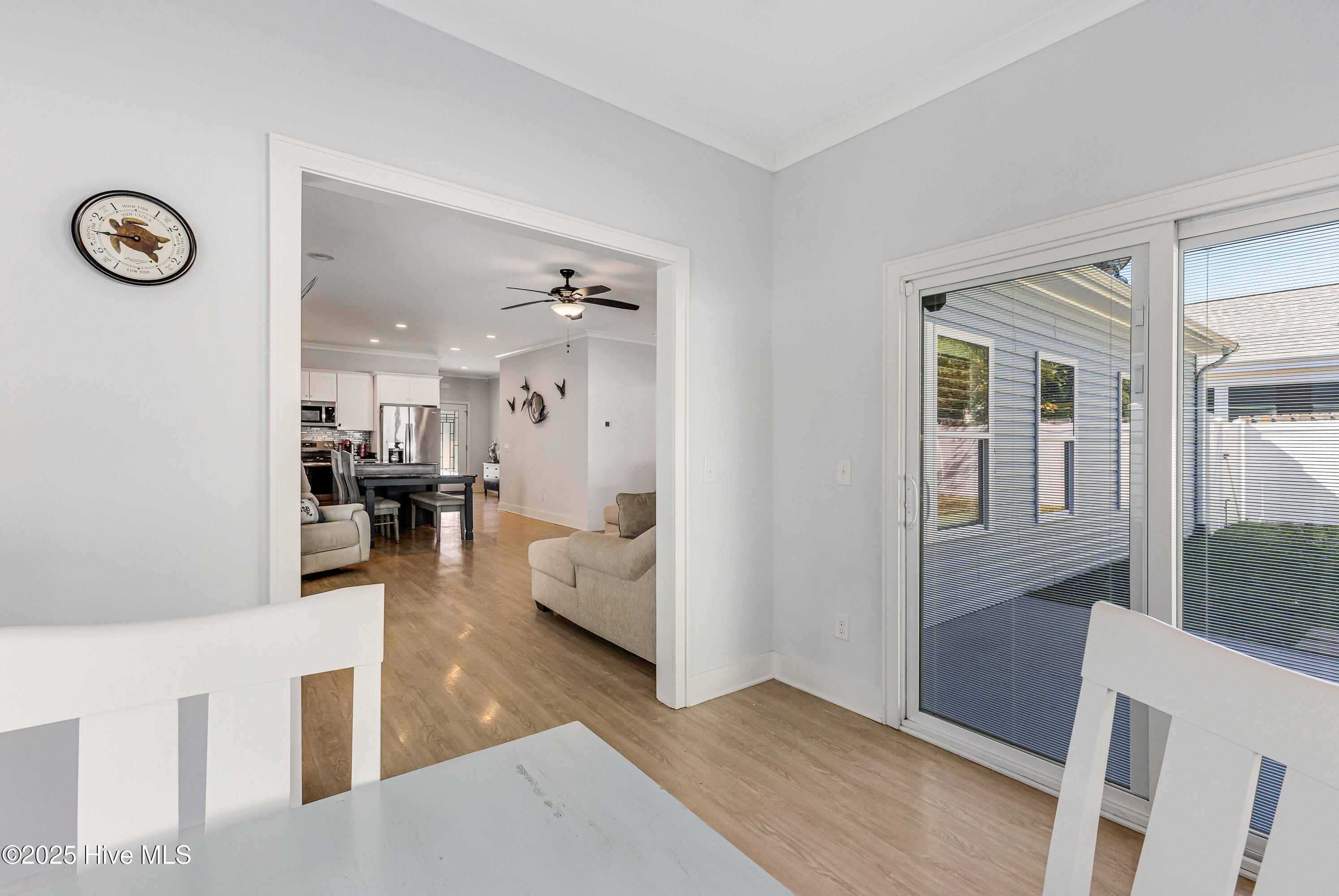 100523610 | Photo 31