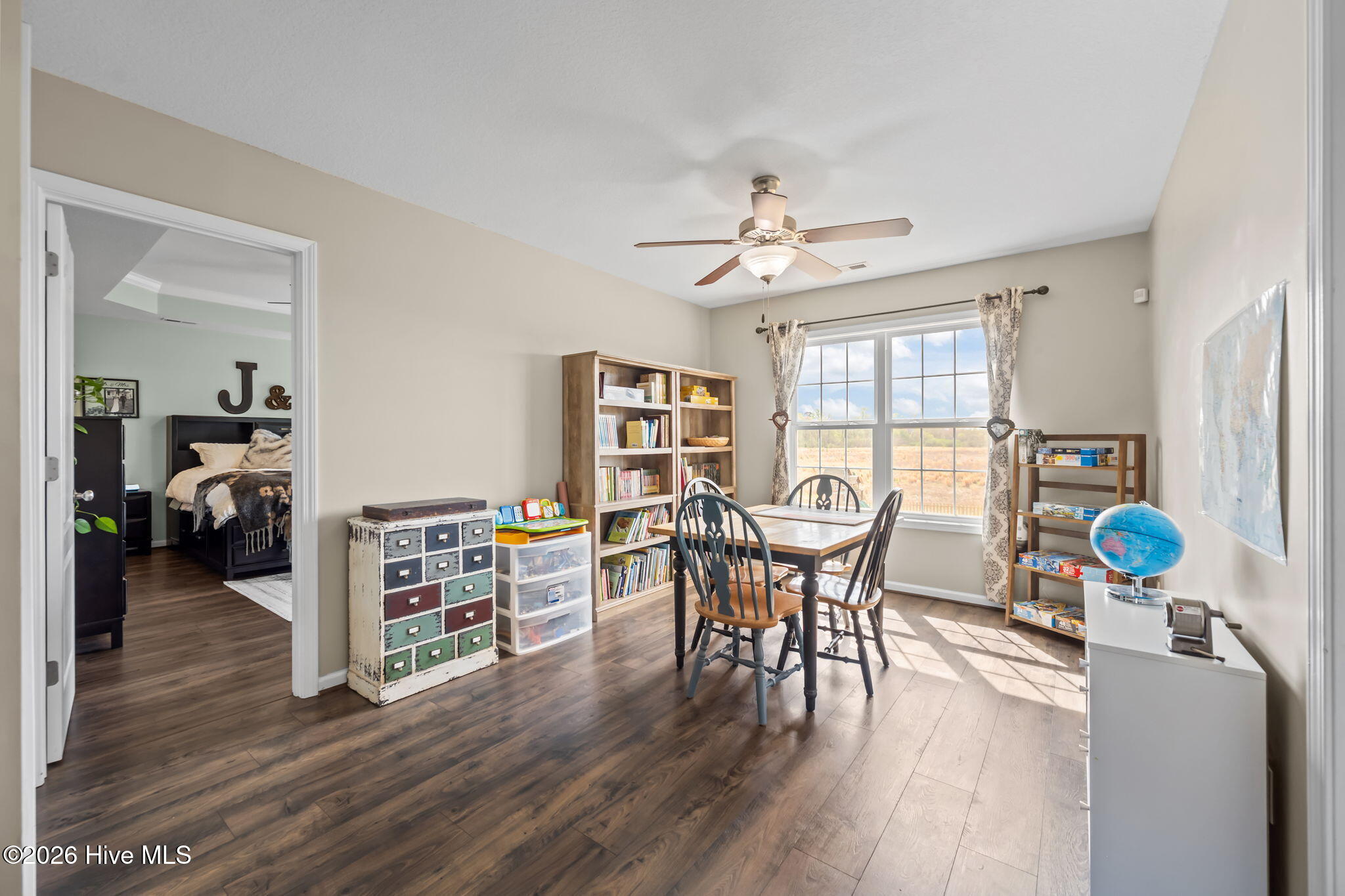 100560524 | Photo 25