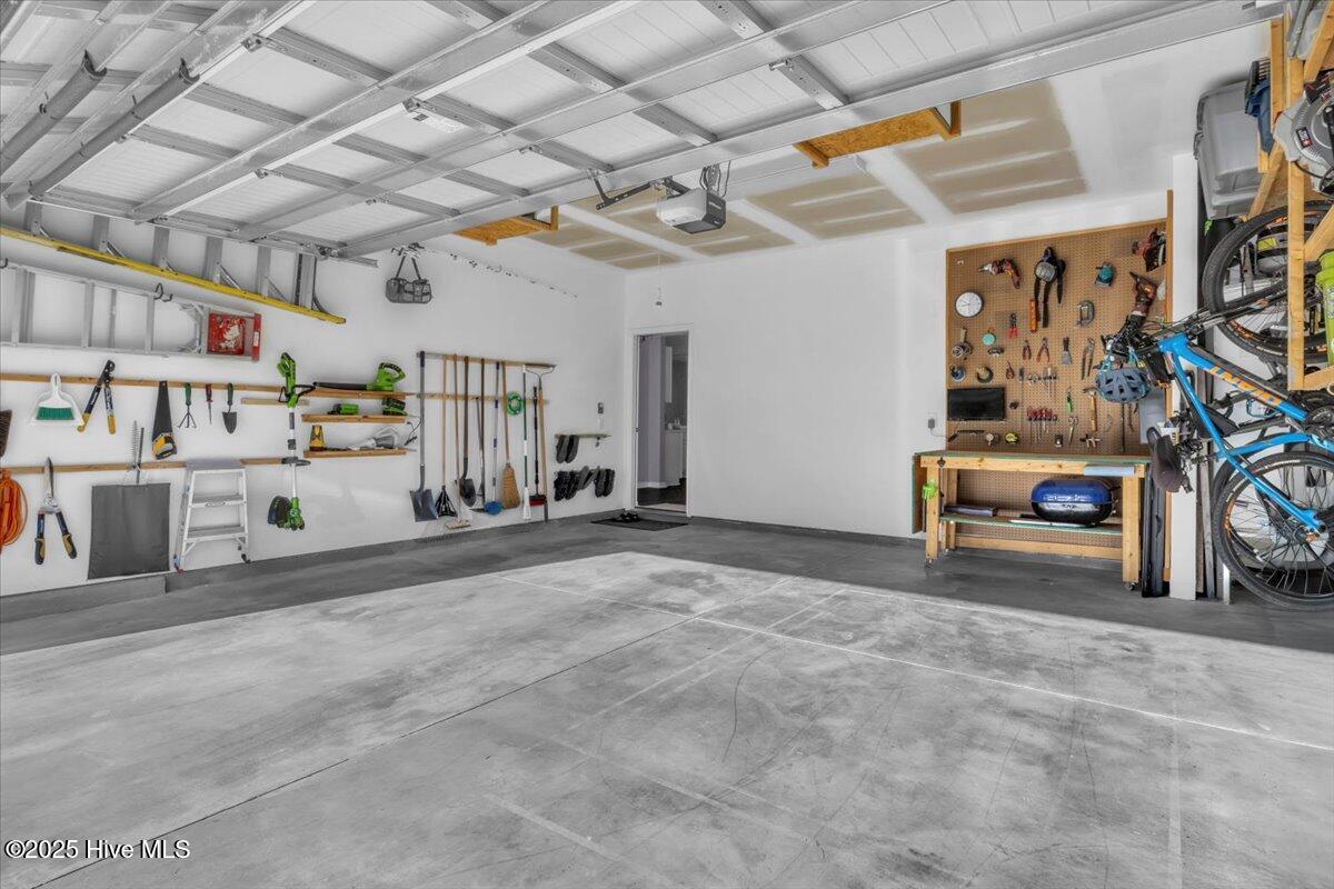 100539995 | Photo 55