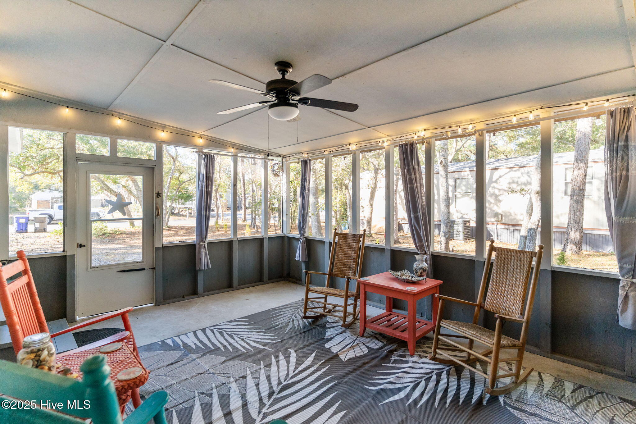 100544898 | Photo 30