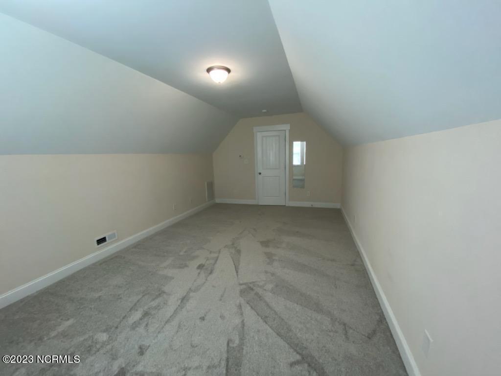 100549356 | Photo 21