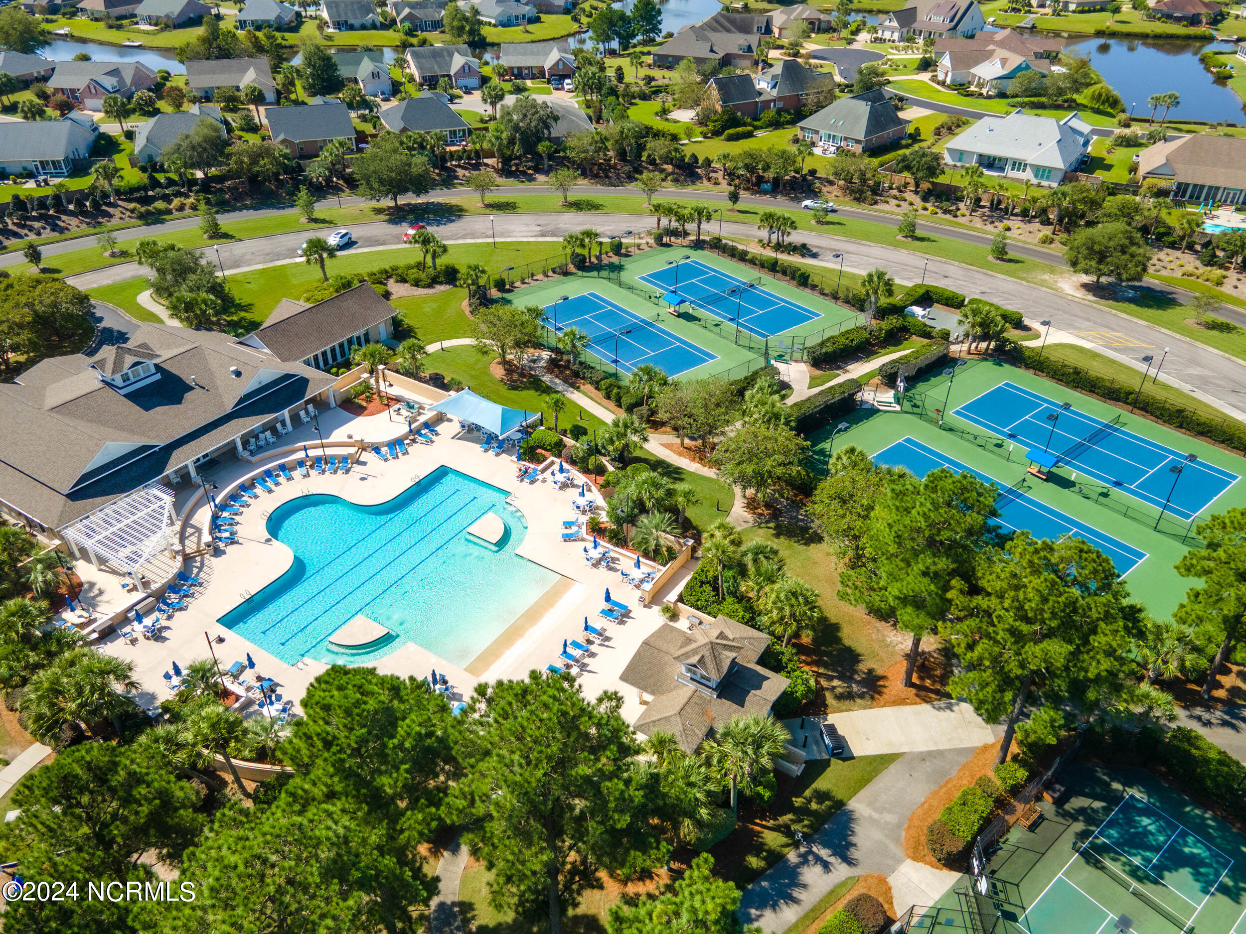 100564899 | Photo 44