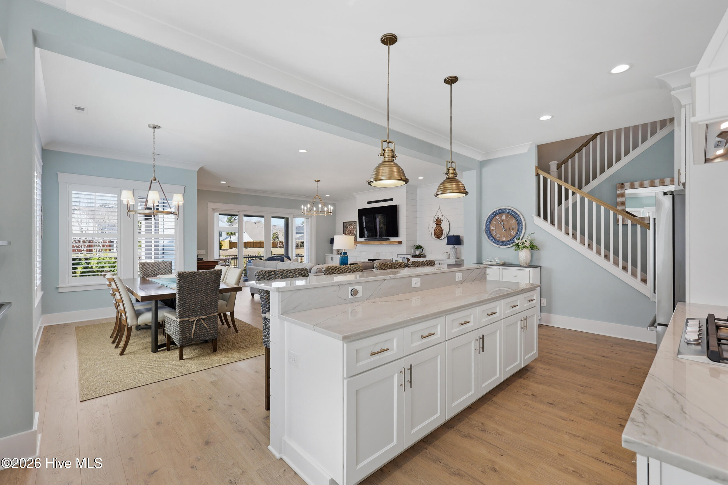 100558657 | Photo 24