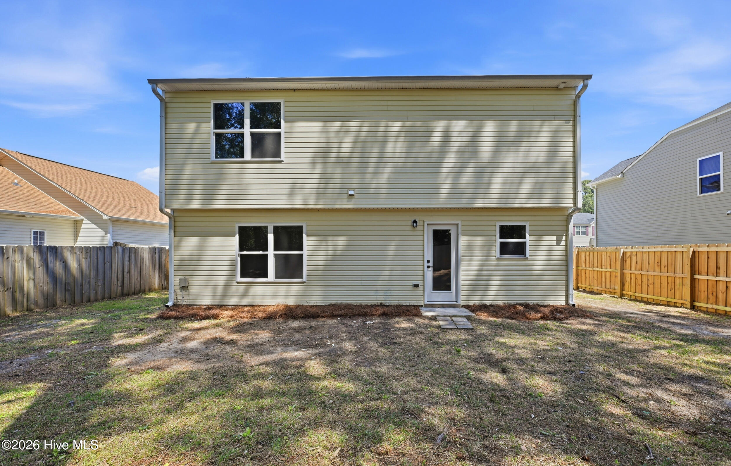 100567216 | Photo 35