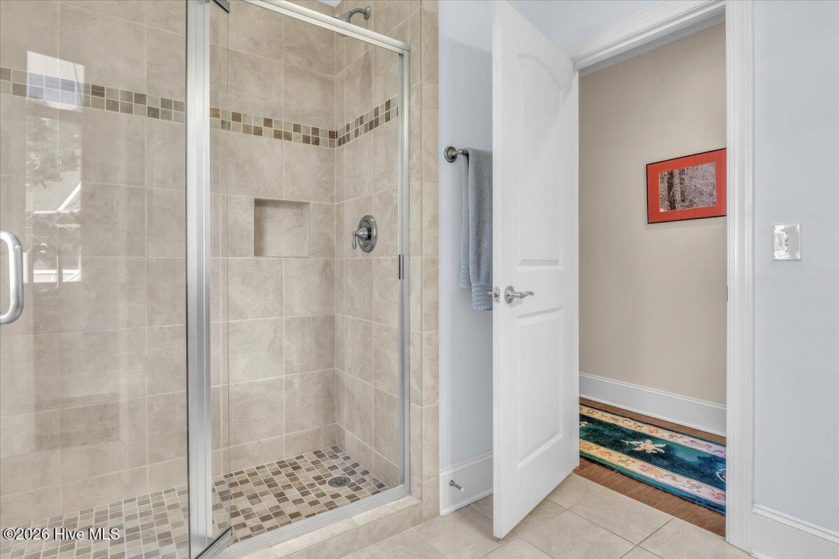 100556407 | Photo 37