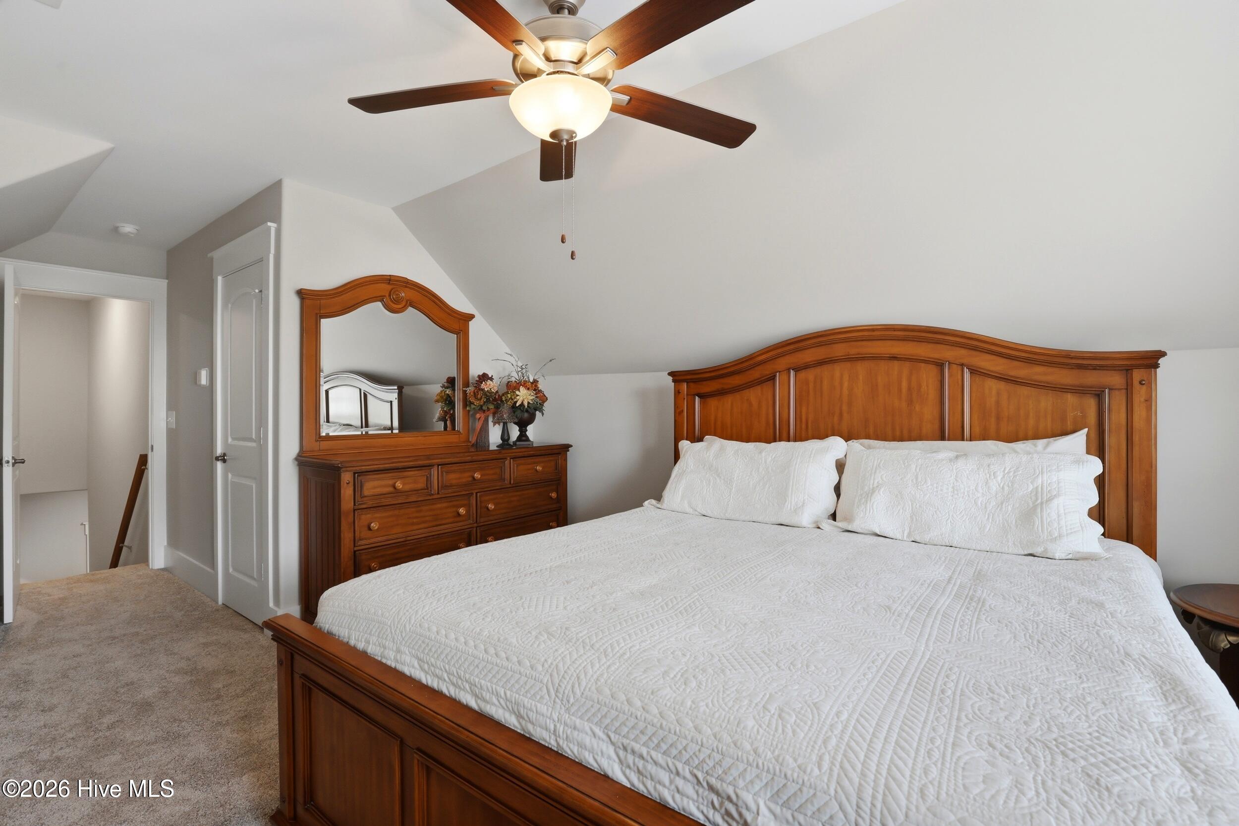 100562298 | Photo 50