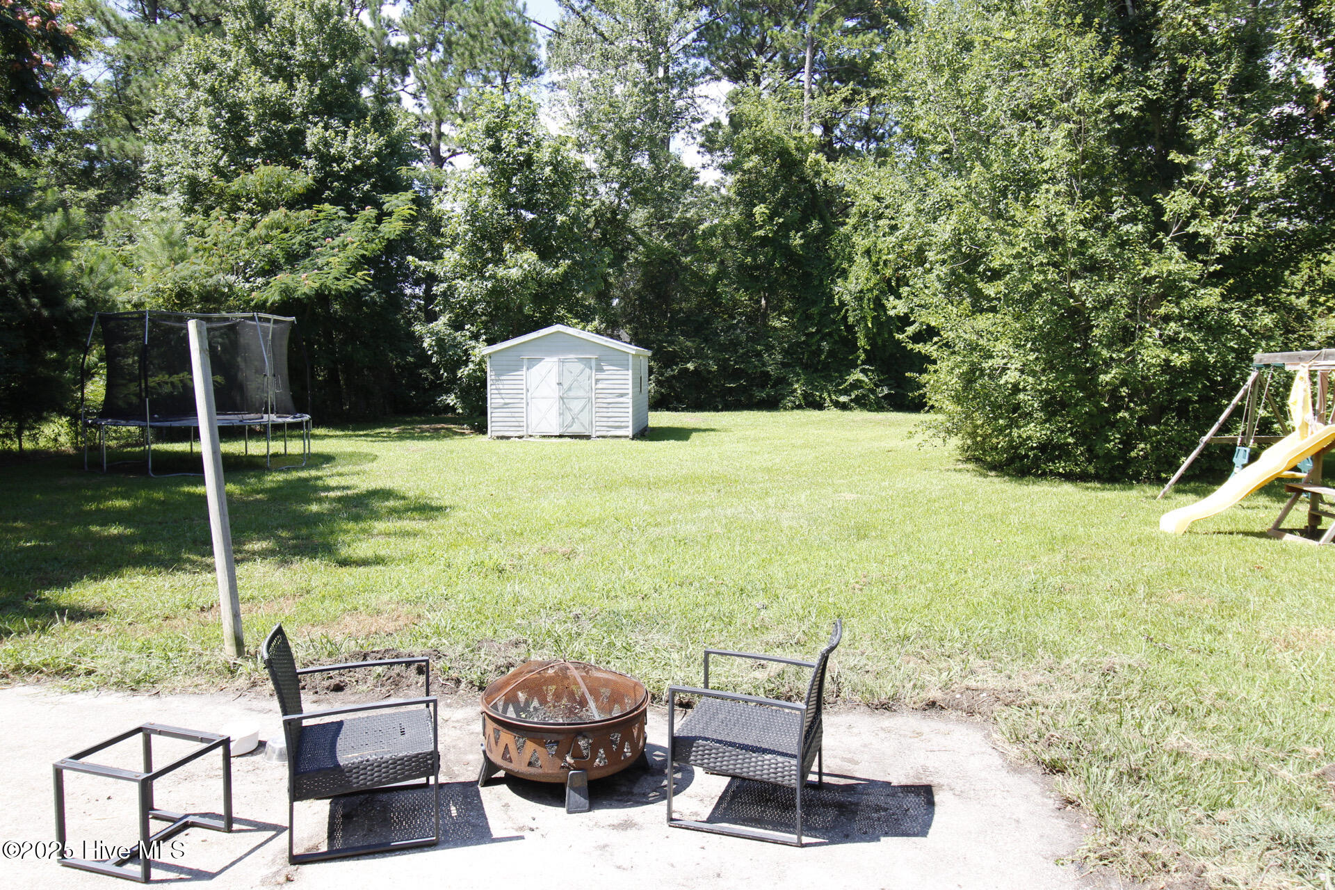 100549200 | Photo 18