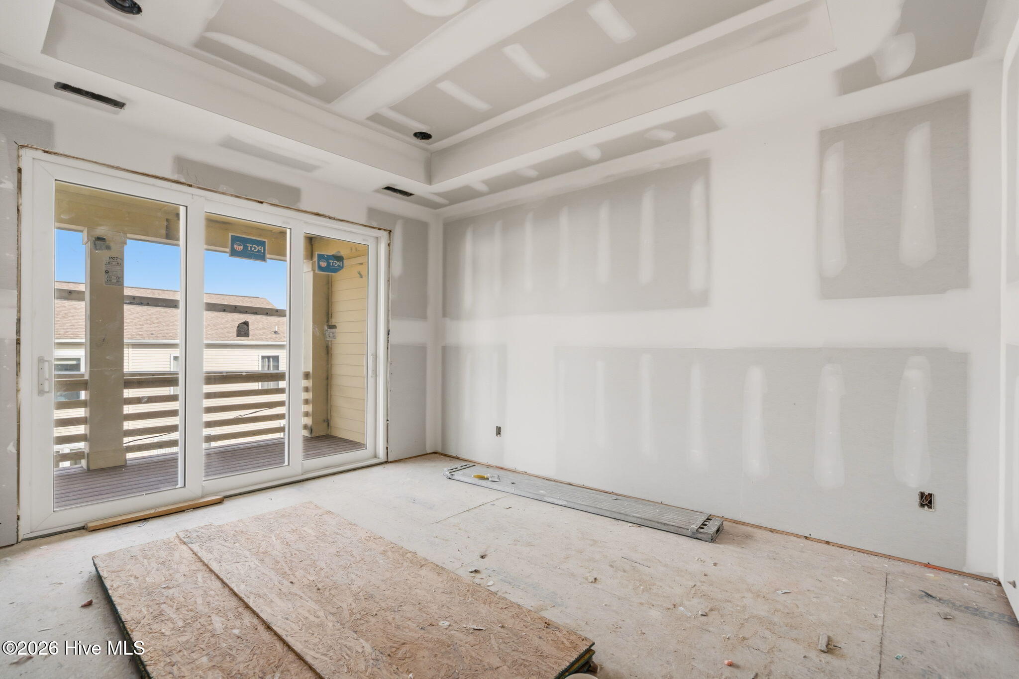 100547046 | Photo 28