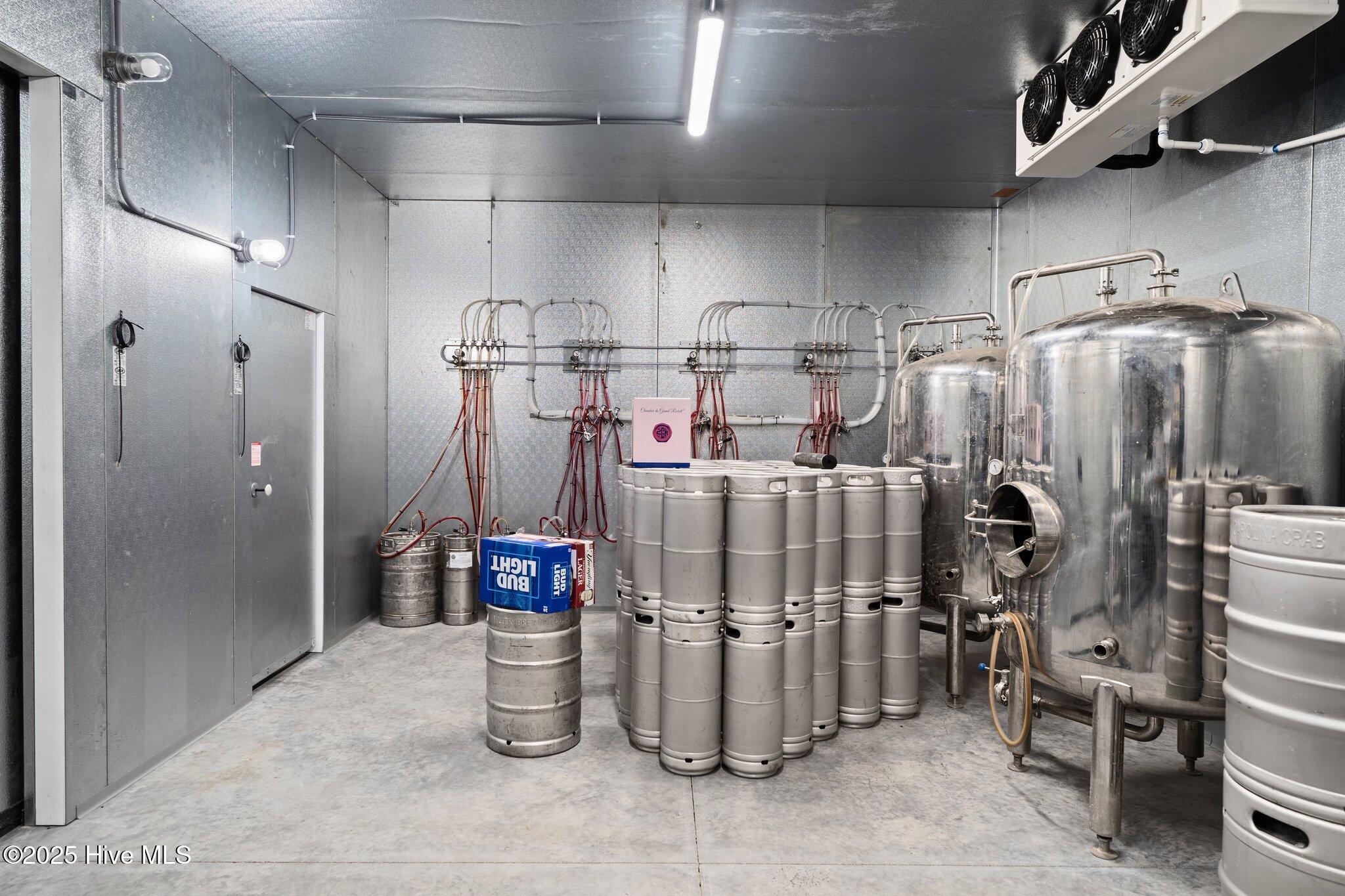 100545245 | Photo 44