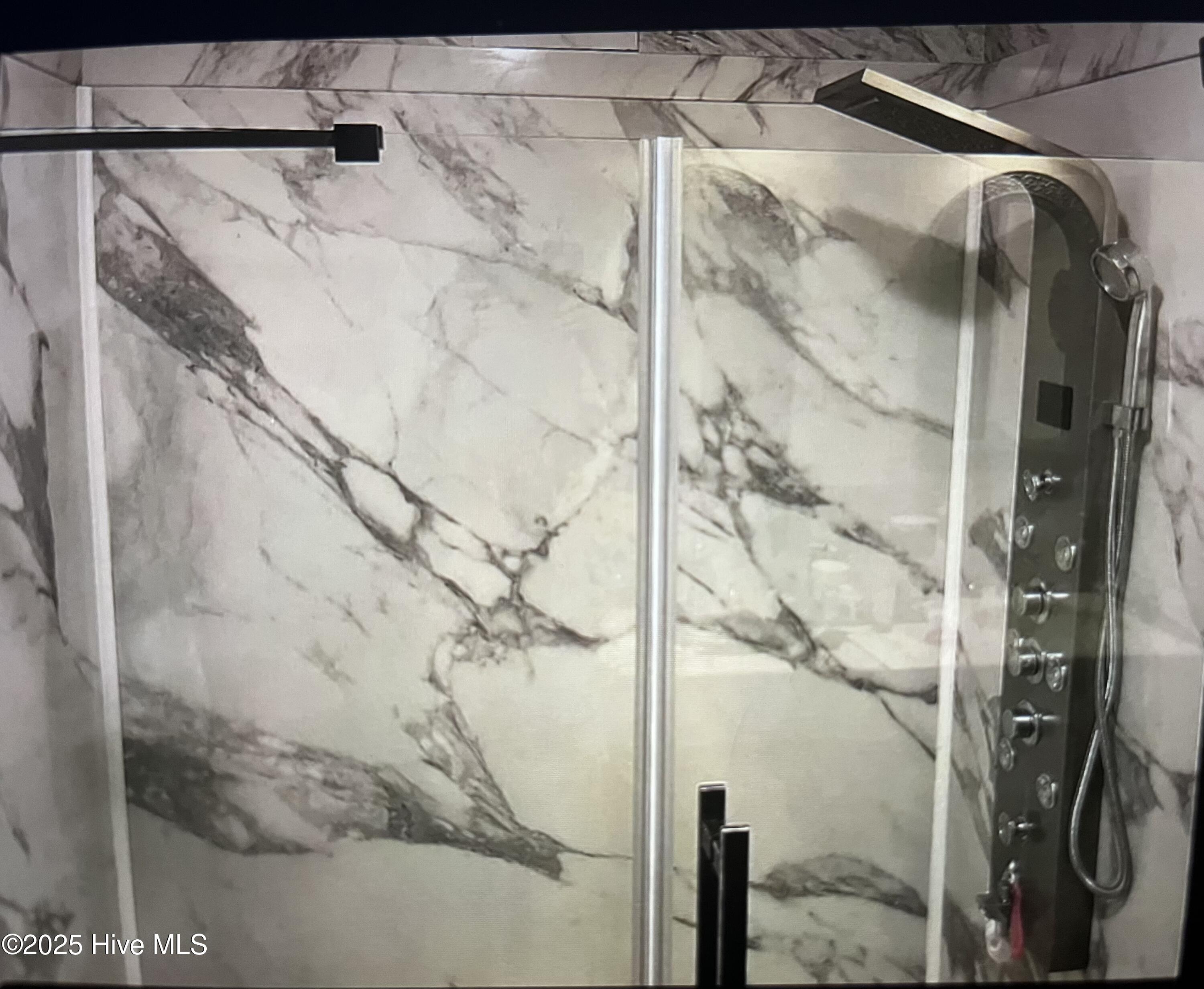 100529800 | Photo 14