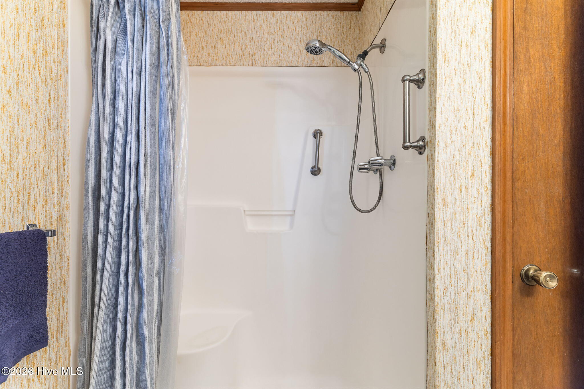 100565875 | Photo 27