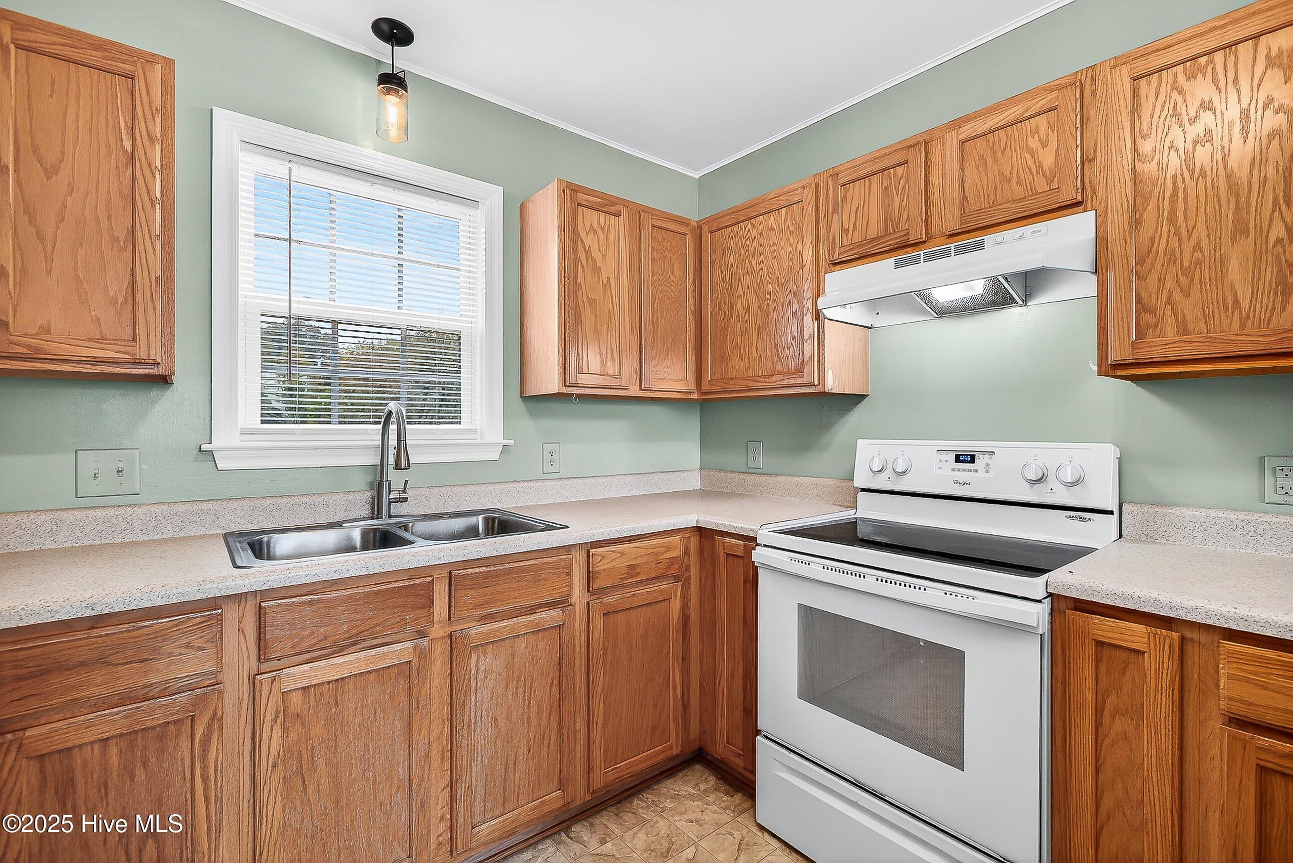 100538786 | Photo 10