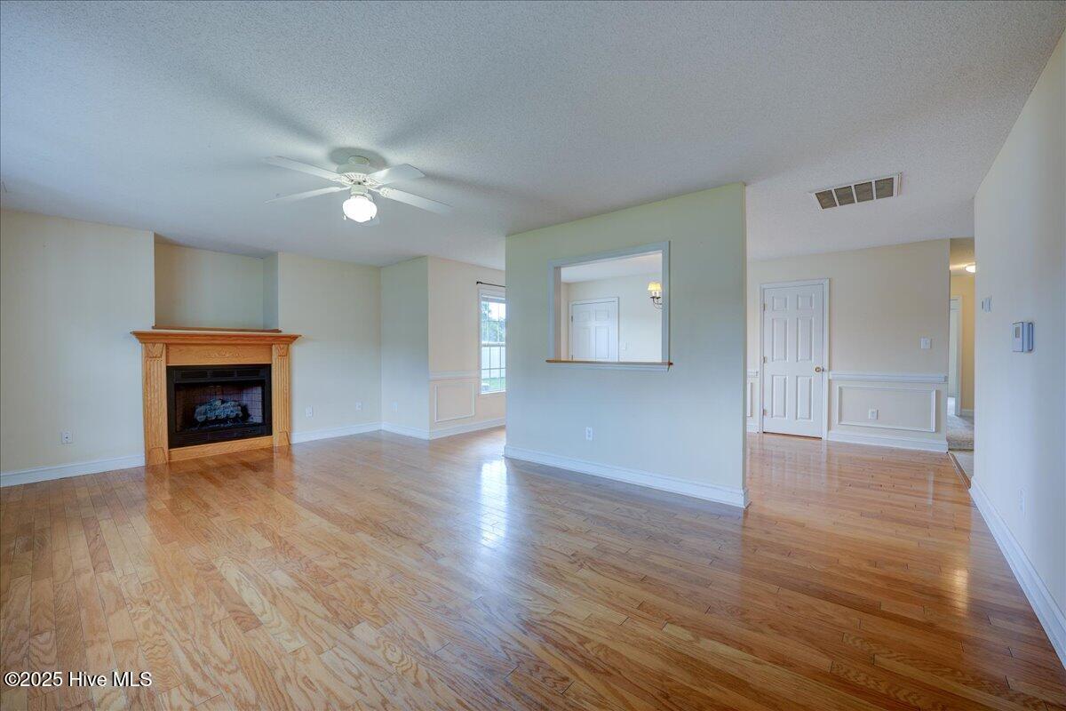 15-114_Secretariat-1