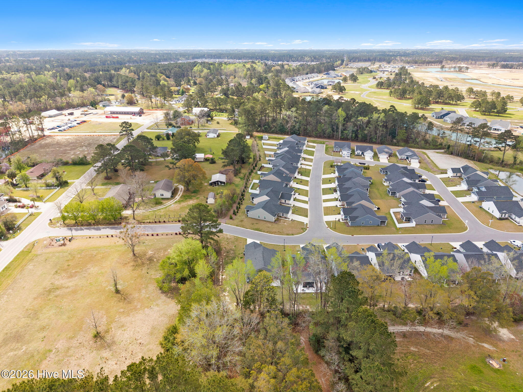 100564304 | Photo 35