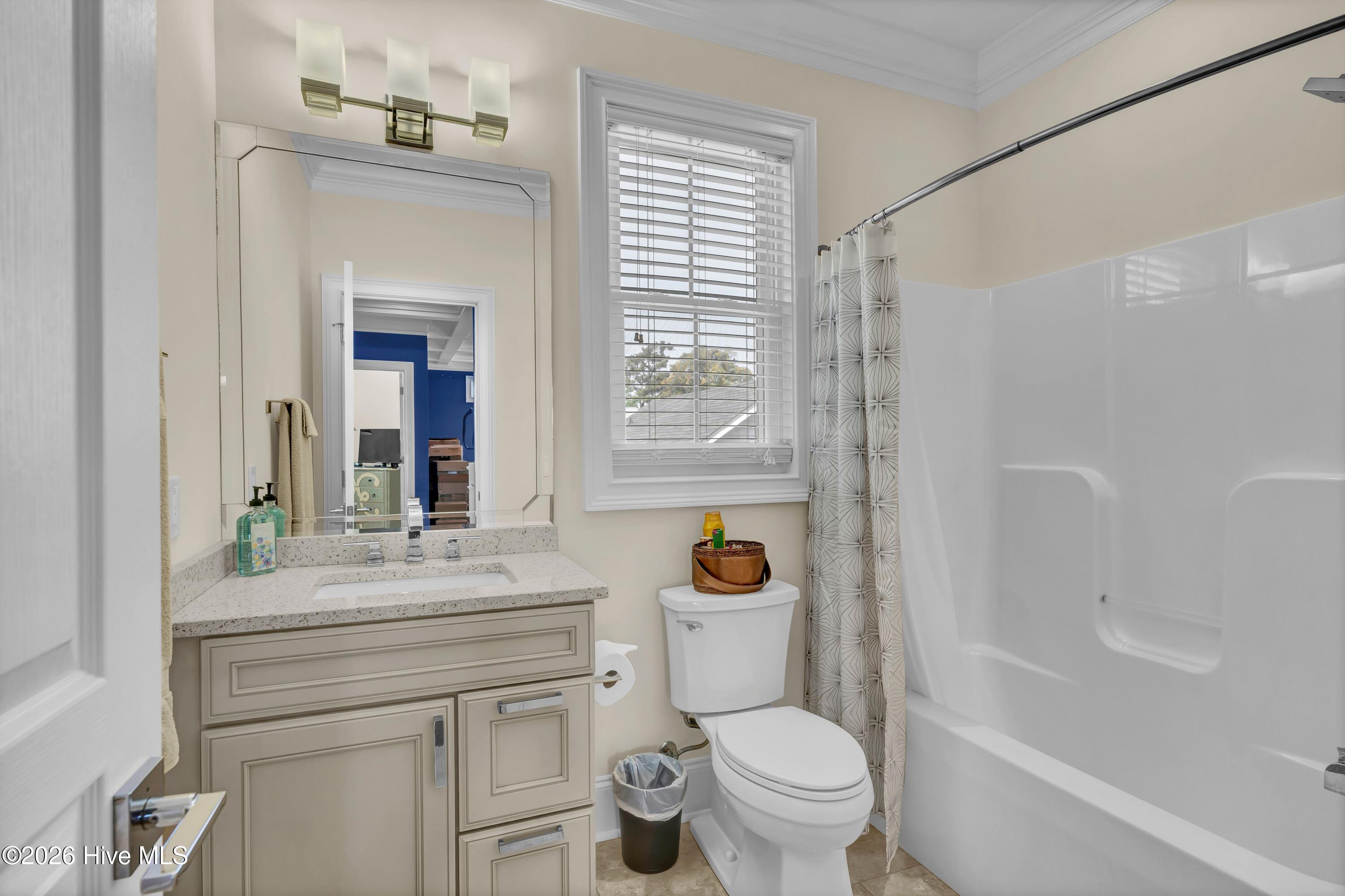 100569369 | Photo 50