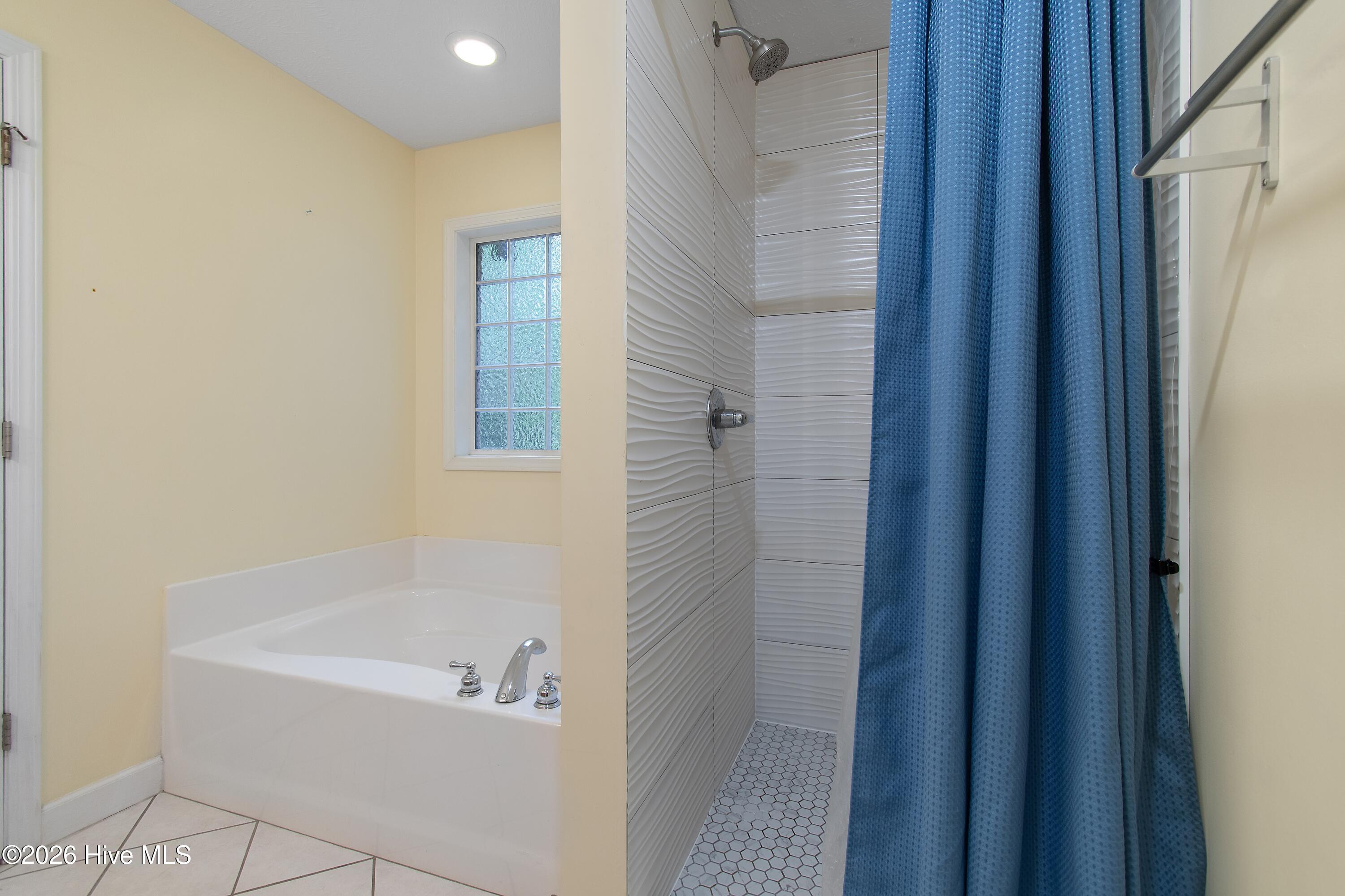 100570075 | Photo 25