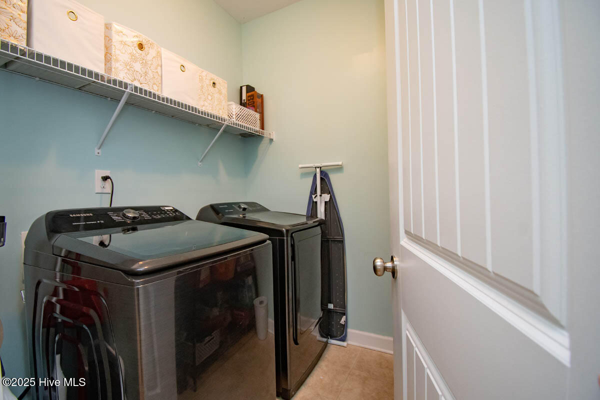 100534279 | Photo 25