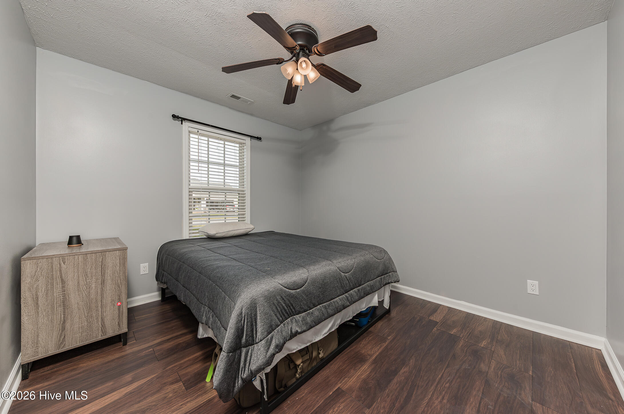 100561877 | Photo 29