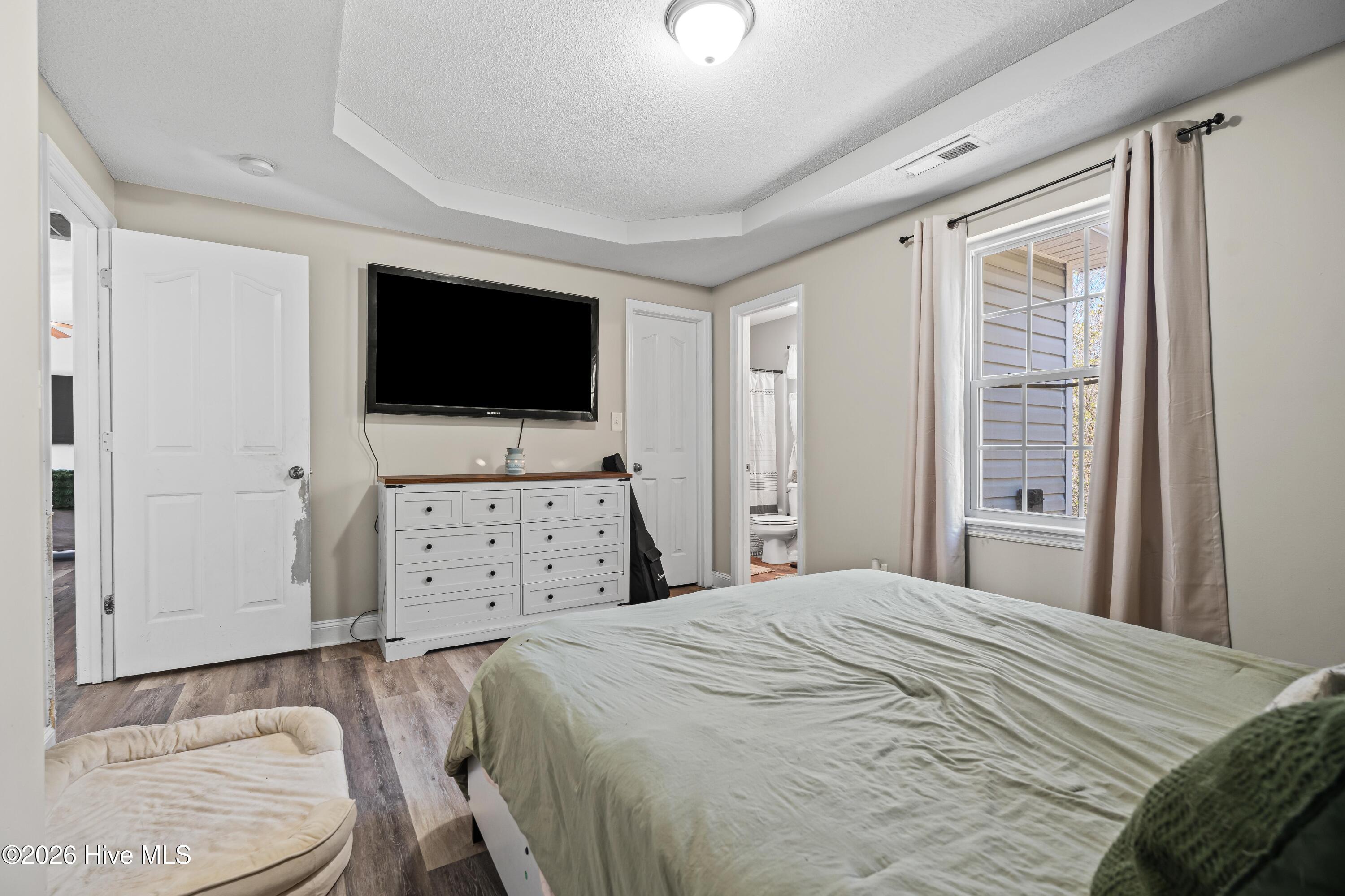 100558197 | Photo 13