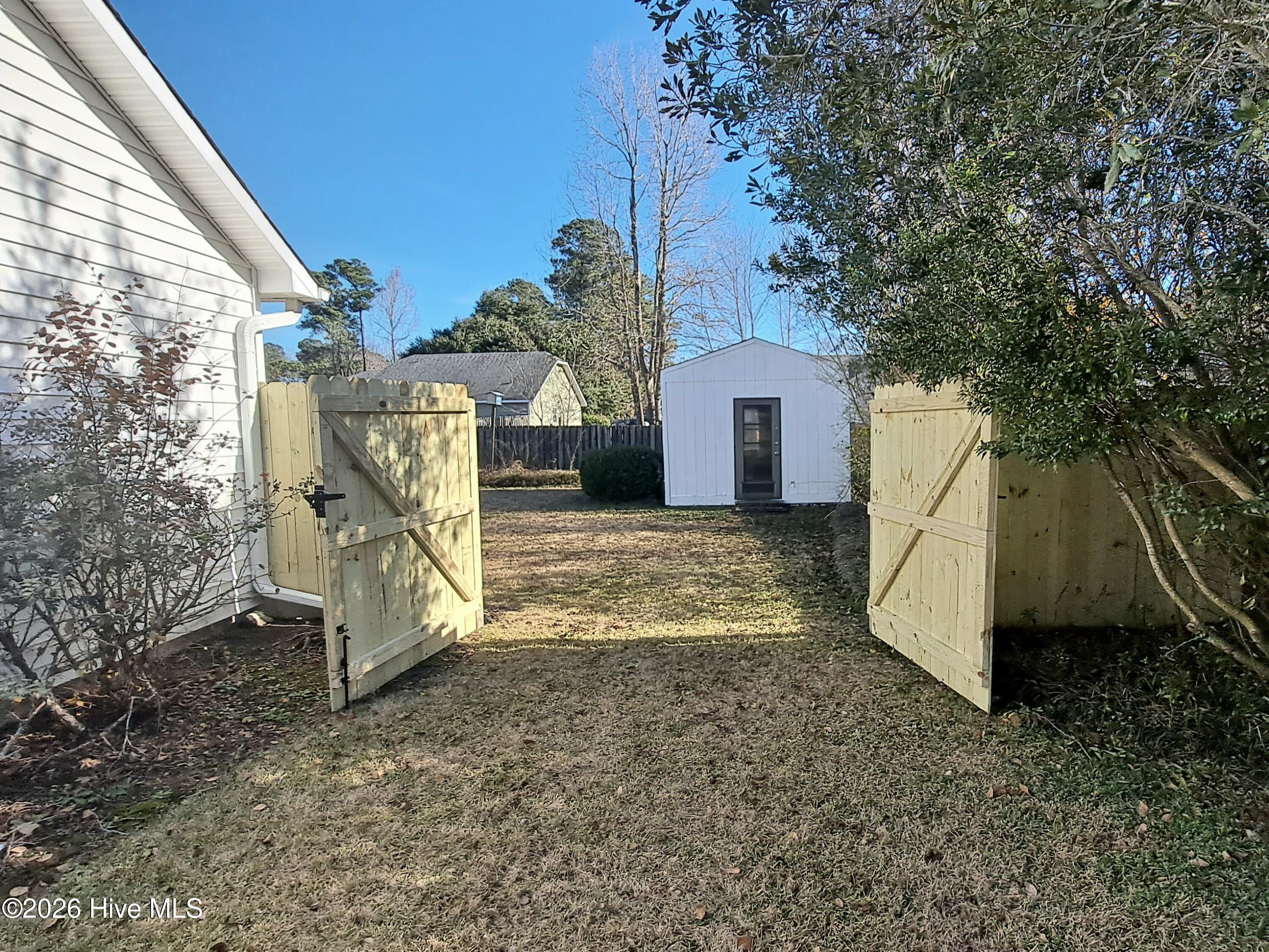 100533929 | Photo 15