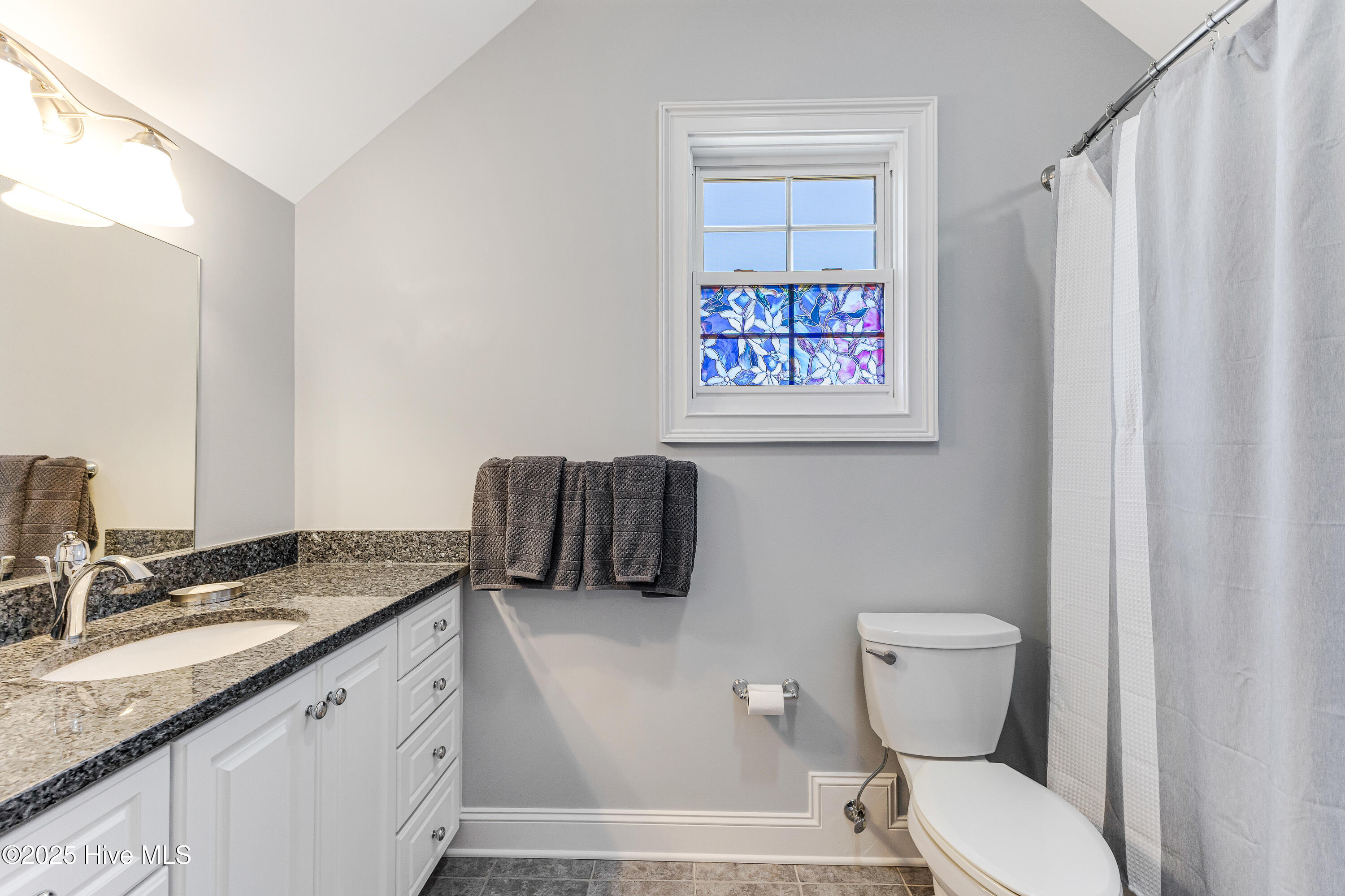 100519190 | Photo 29