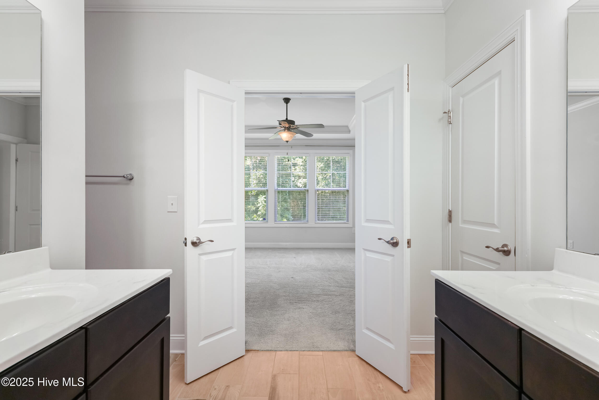 100529345 | Photo 28