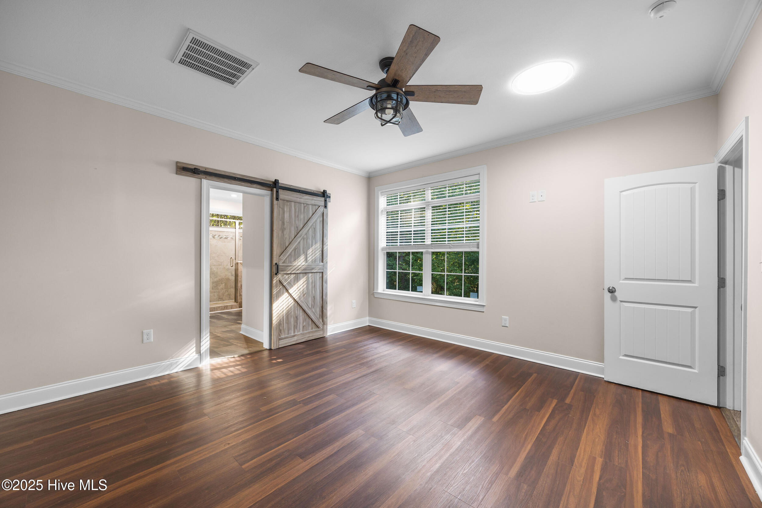 100528146 | Photo 29