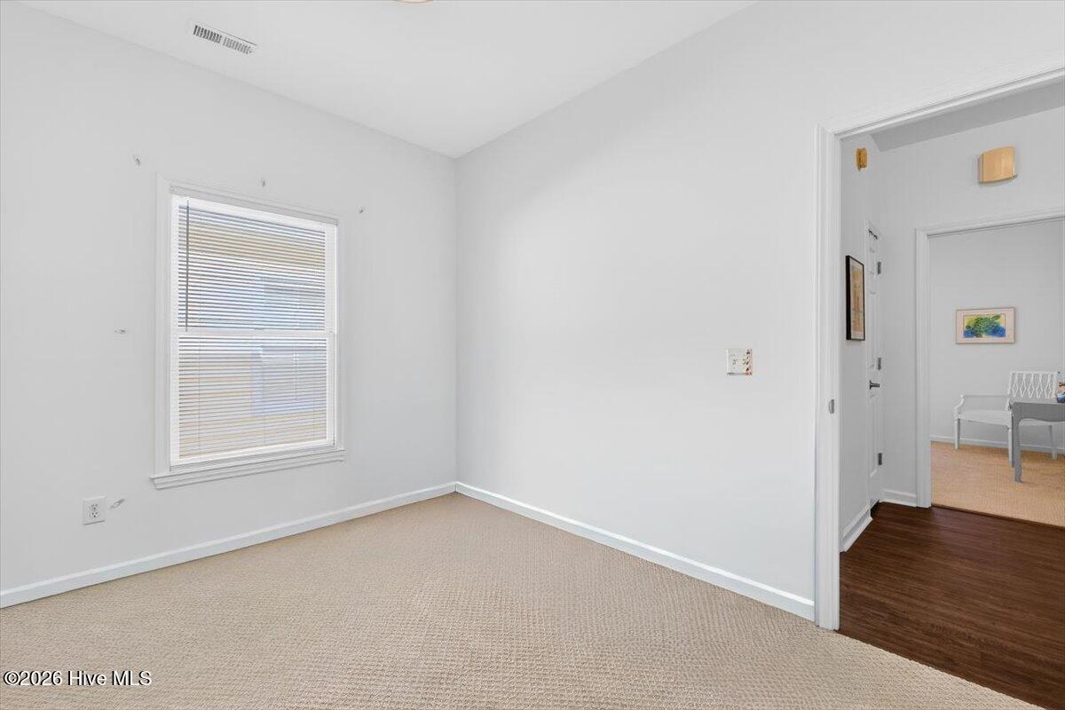 100551155 | Photo 37