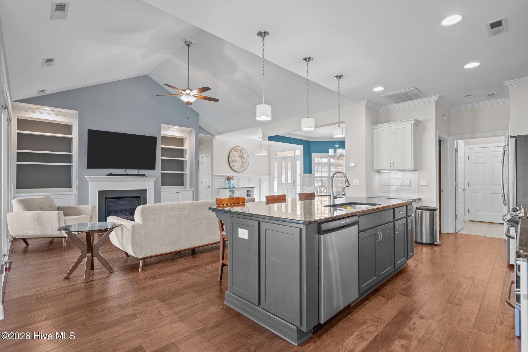 100548137 | Photo 18