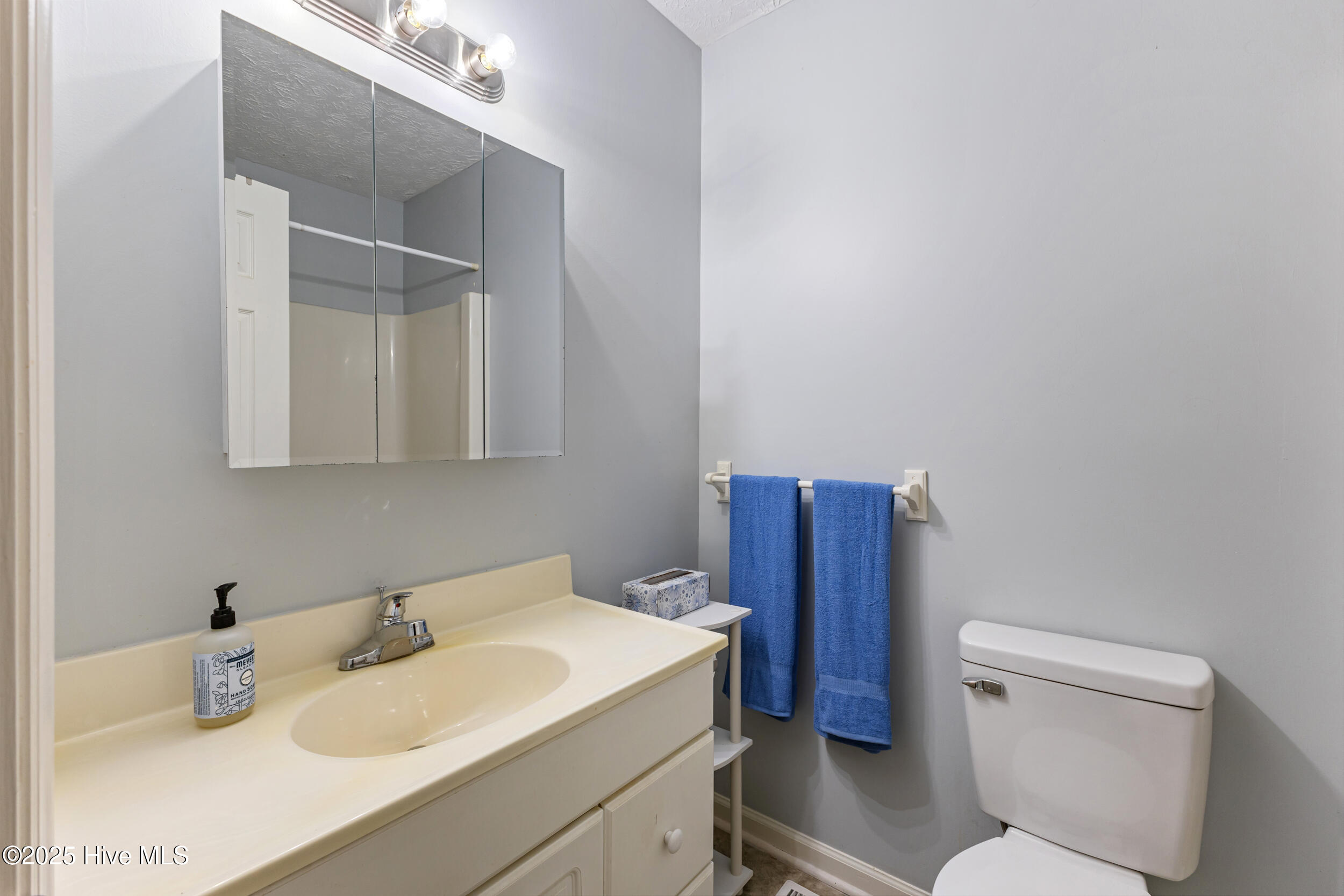 100556103 | Photo 25